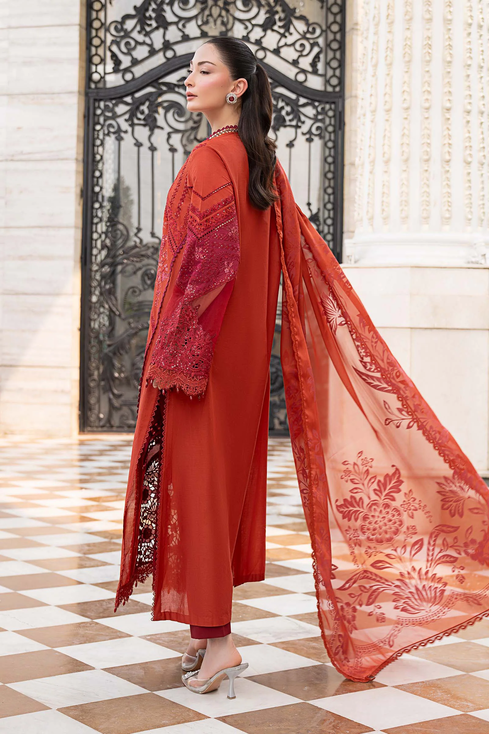 3 Piece Embroidered Lawn Suit - Image 7