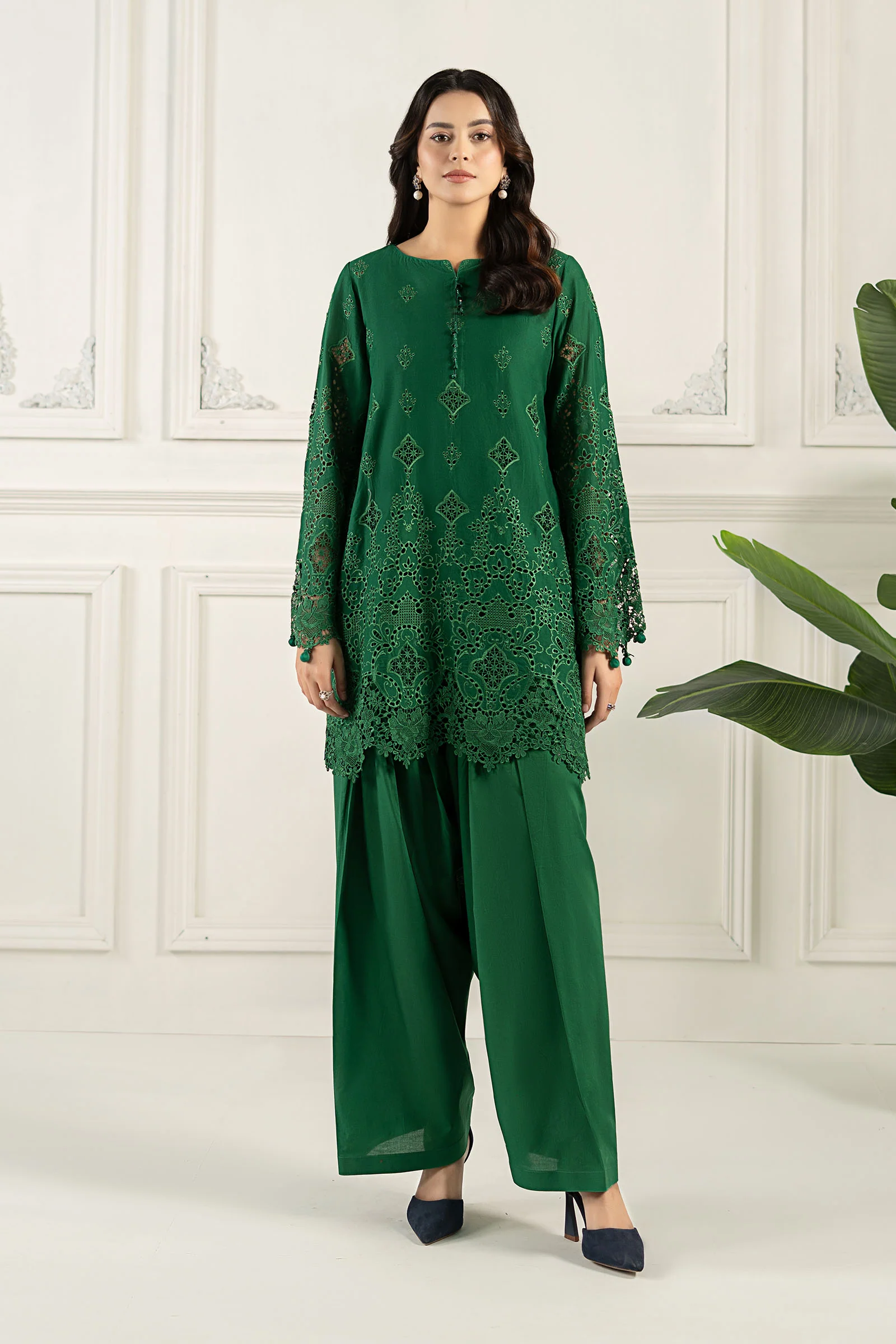 Embroidered Lawn Fabric (3Pcs) | LF-815