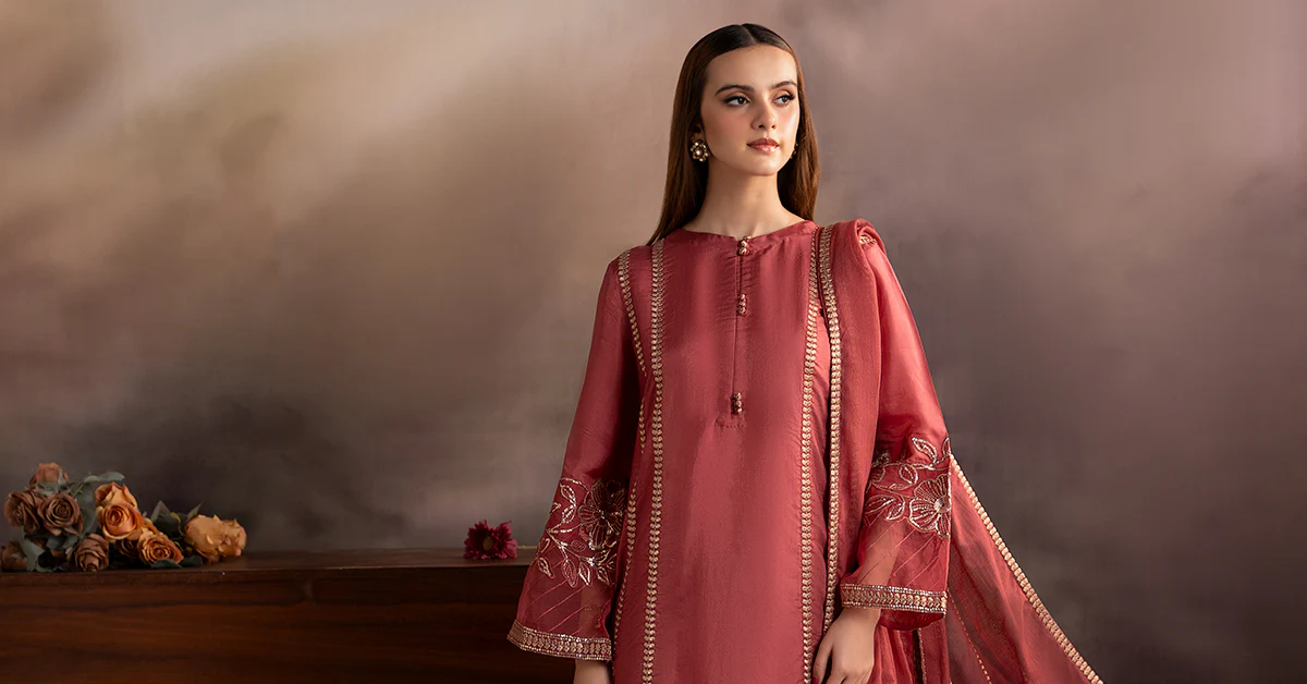 3 Piece Embroidered Tassel Silk Suit - Image 10