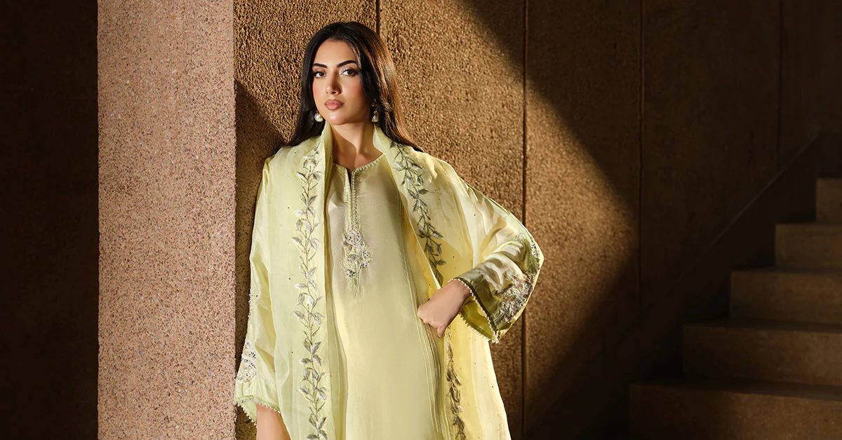 3 Piece Embroidered Tassel Silk Suit - Image 7