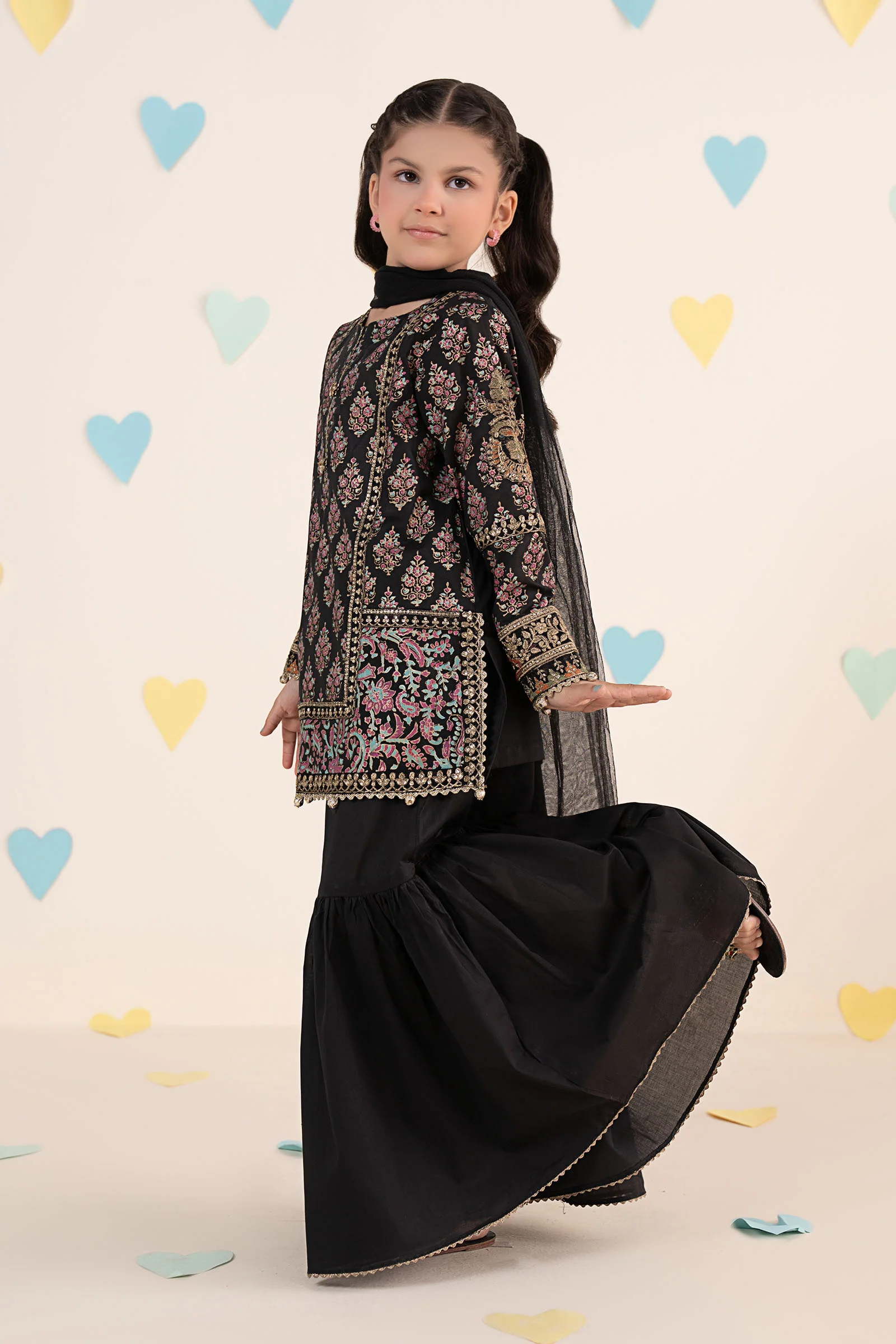 3 Piece Embroidered Lawn Suit - Image 6