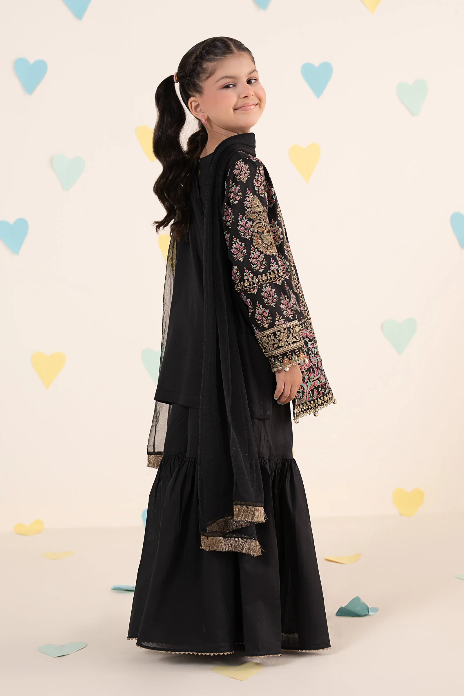 3 Piece Embroidered Lawn Suit - Image 7