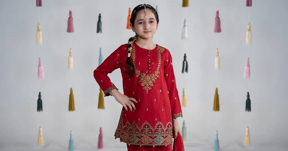 3 Piece Embroidered Lawn Suit - Image 7