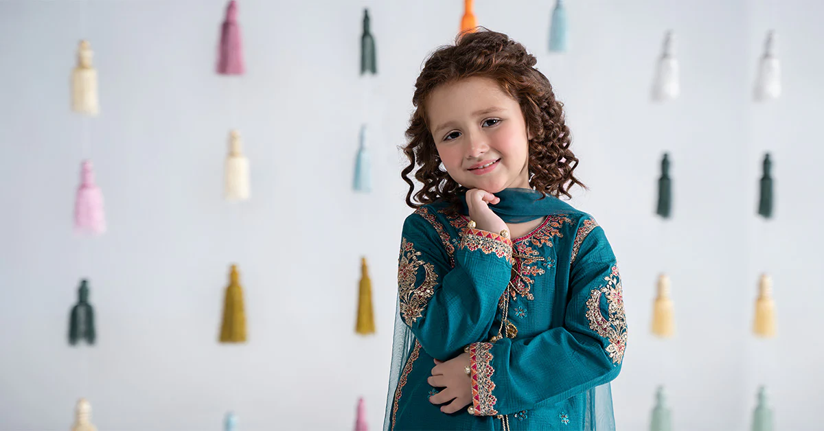 3 Piece Embroidered Doria Cotton Suit - Image 9