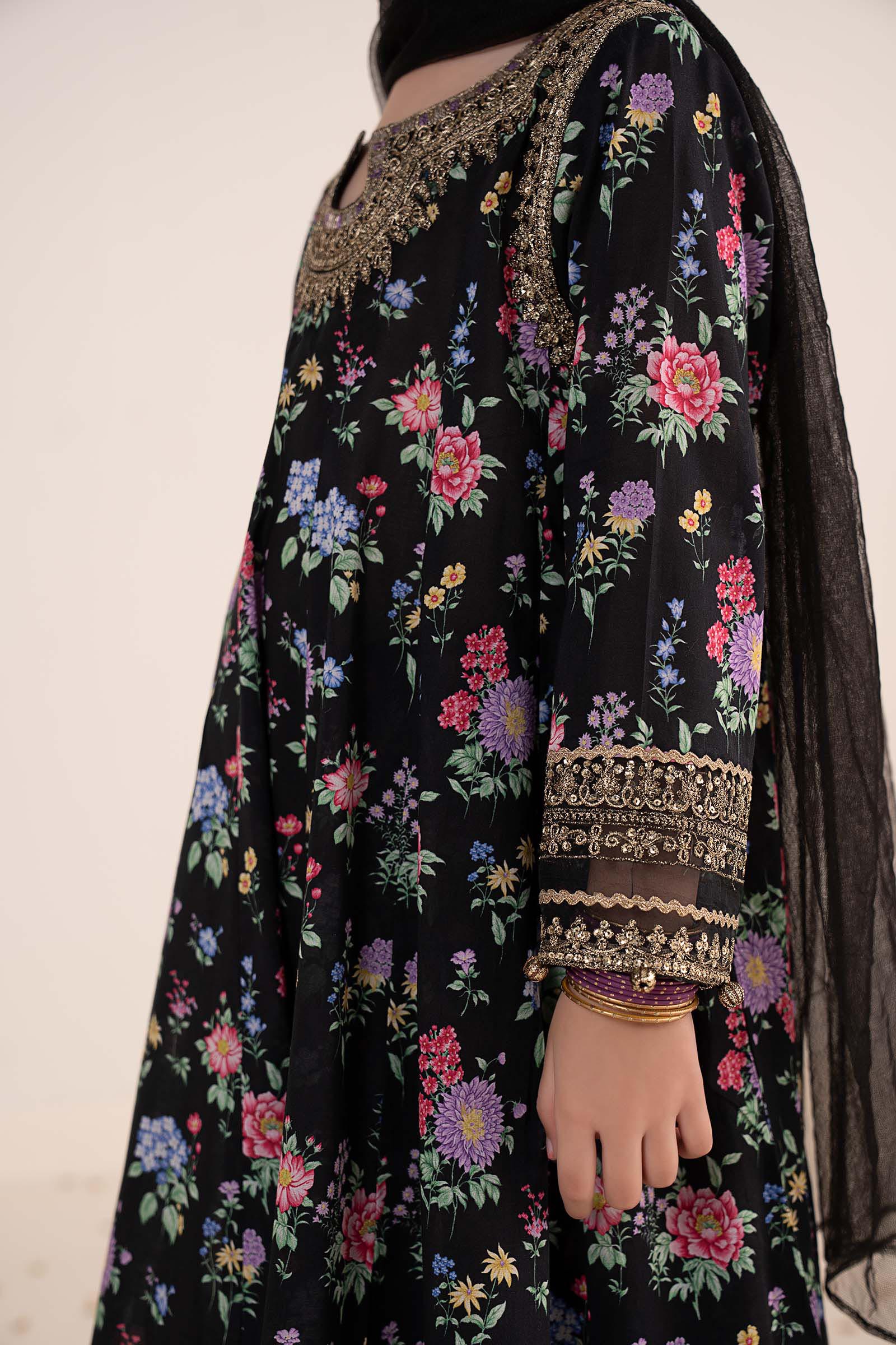 3 Piece Embroidered Lawn Suit - Image 5