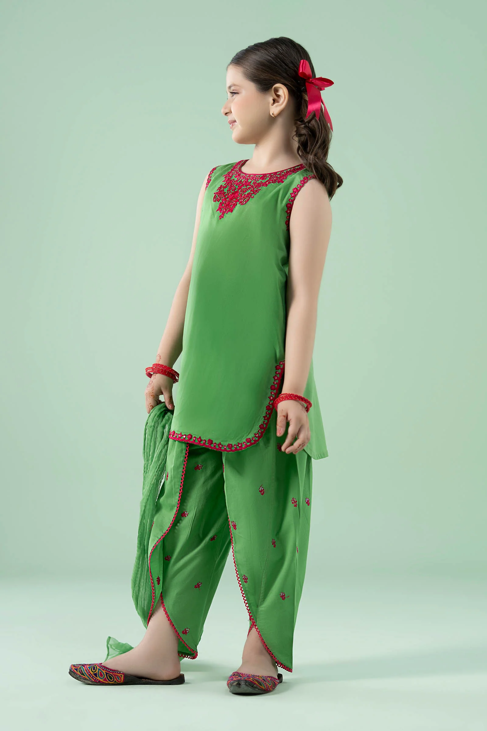 3 Piece Embroidered Lawn Suit - Image 6
