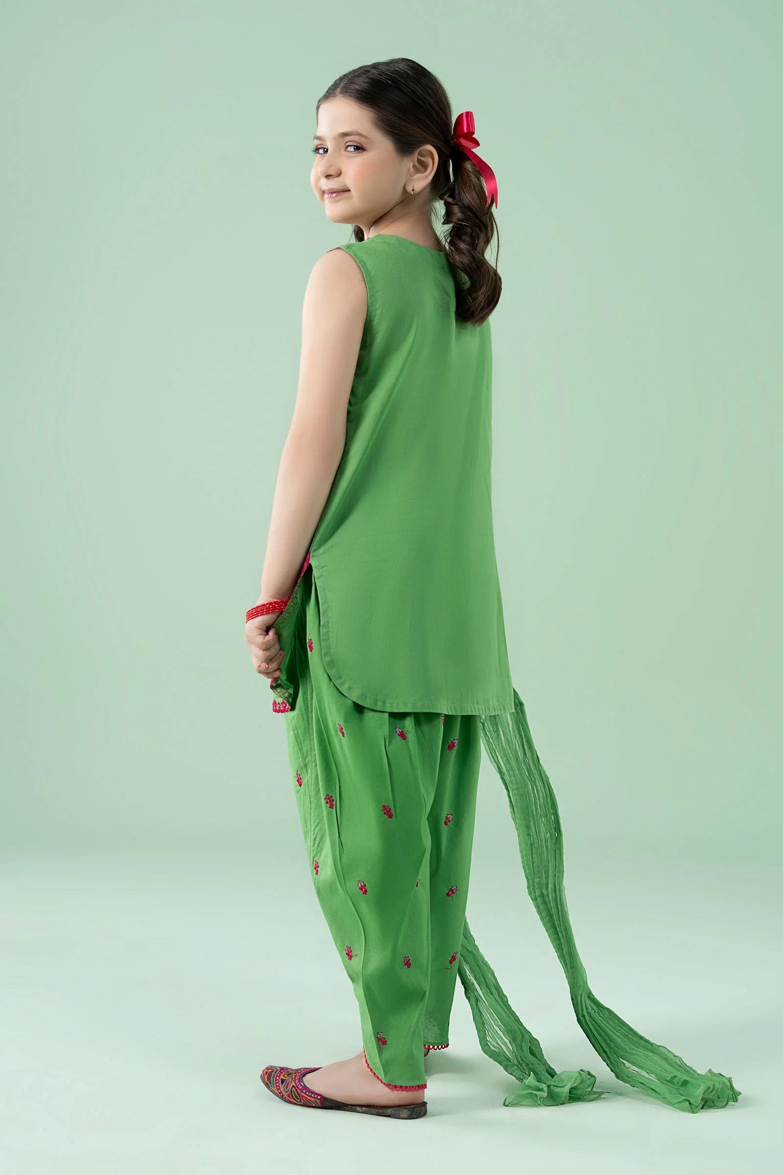 3 Piece Embroidered Lawn Suit - Image 7