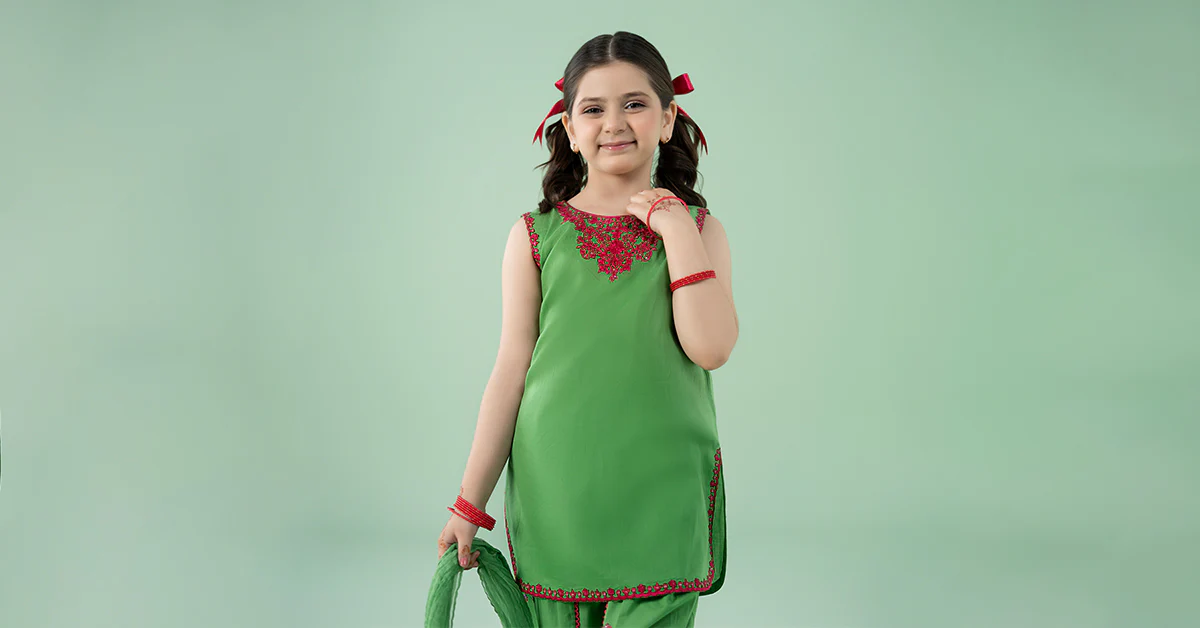 3 Piece Embroidered Lawn Suit - Image 8
