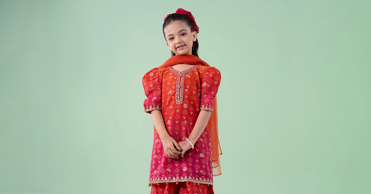 3 Piece Embroidered Lawn Suit - Image 7