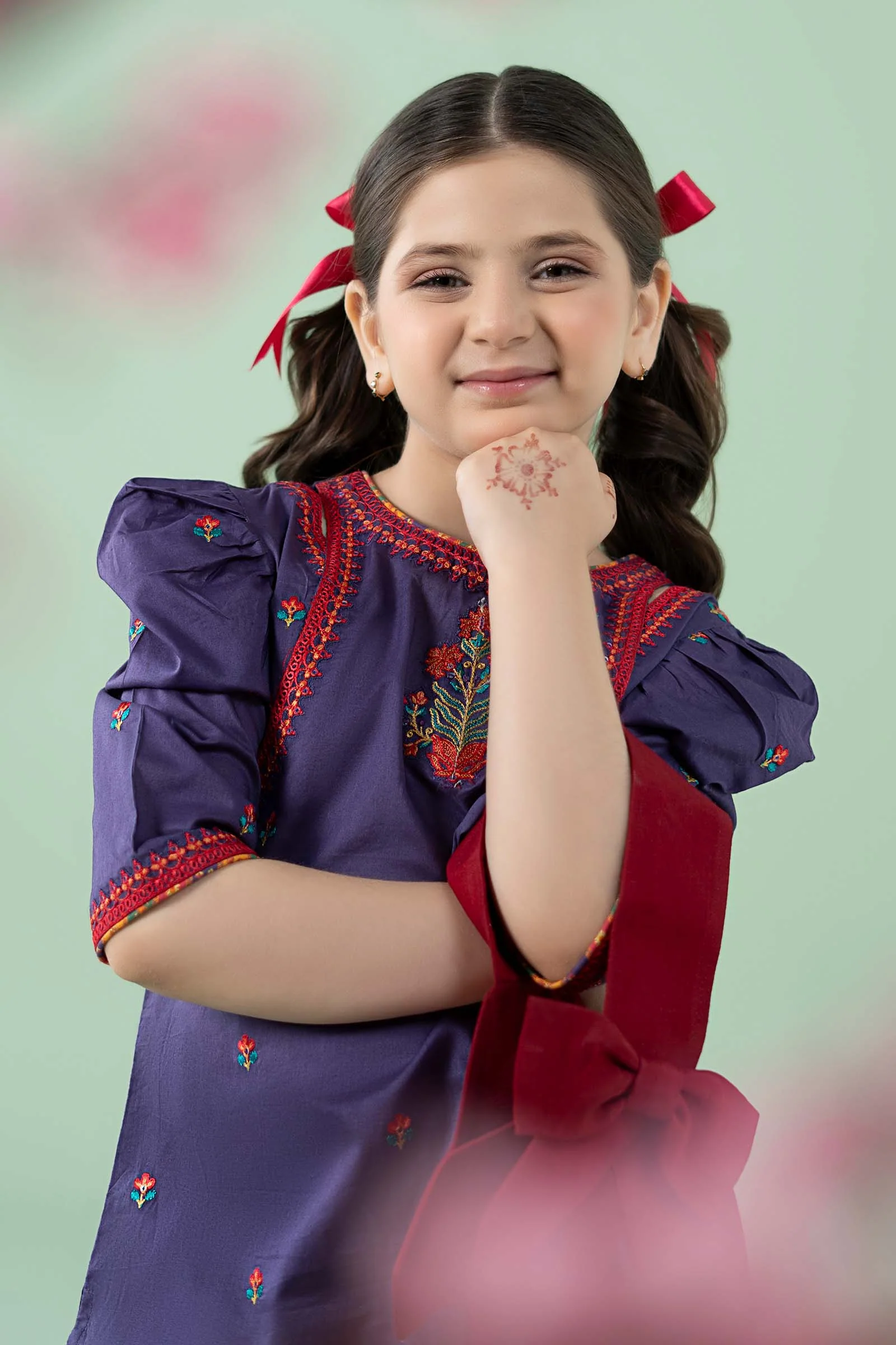 3 Piece Embroidered Lawn Suit - Image 2