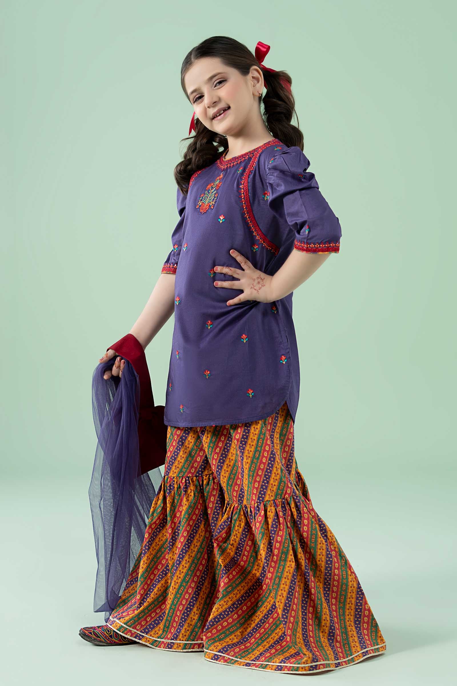 3 Piece Embroidered Lawn Suit - Image 5