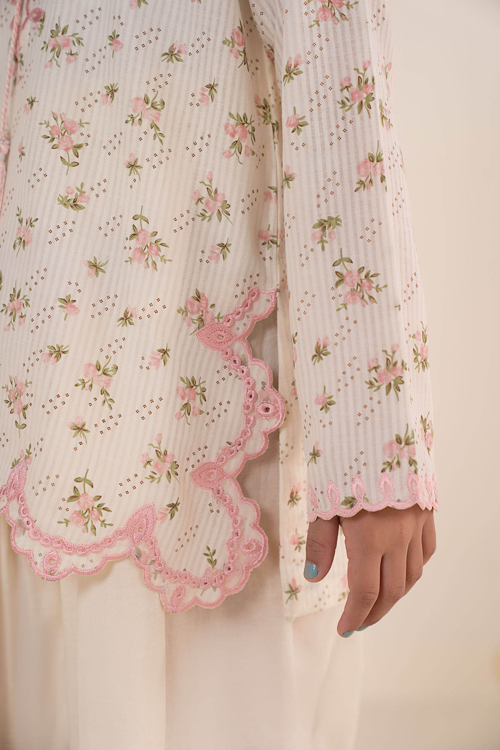 2 Piece Embroidered Lawn Suit - Image 5