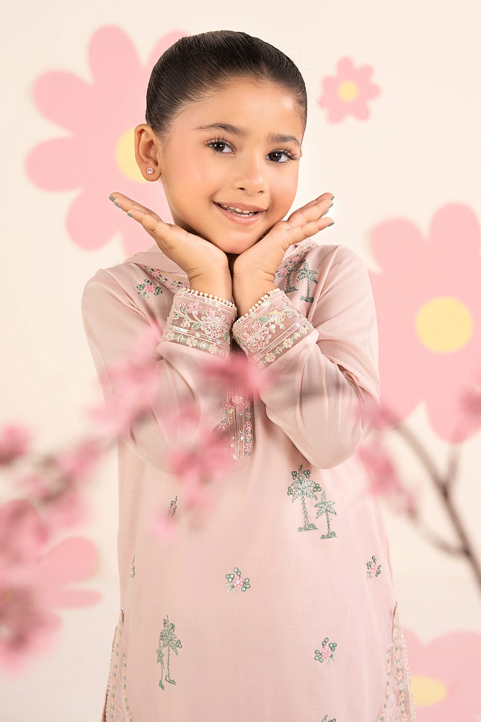 3 Piece Embroidered Lawn Suit - Image 3