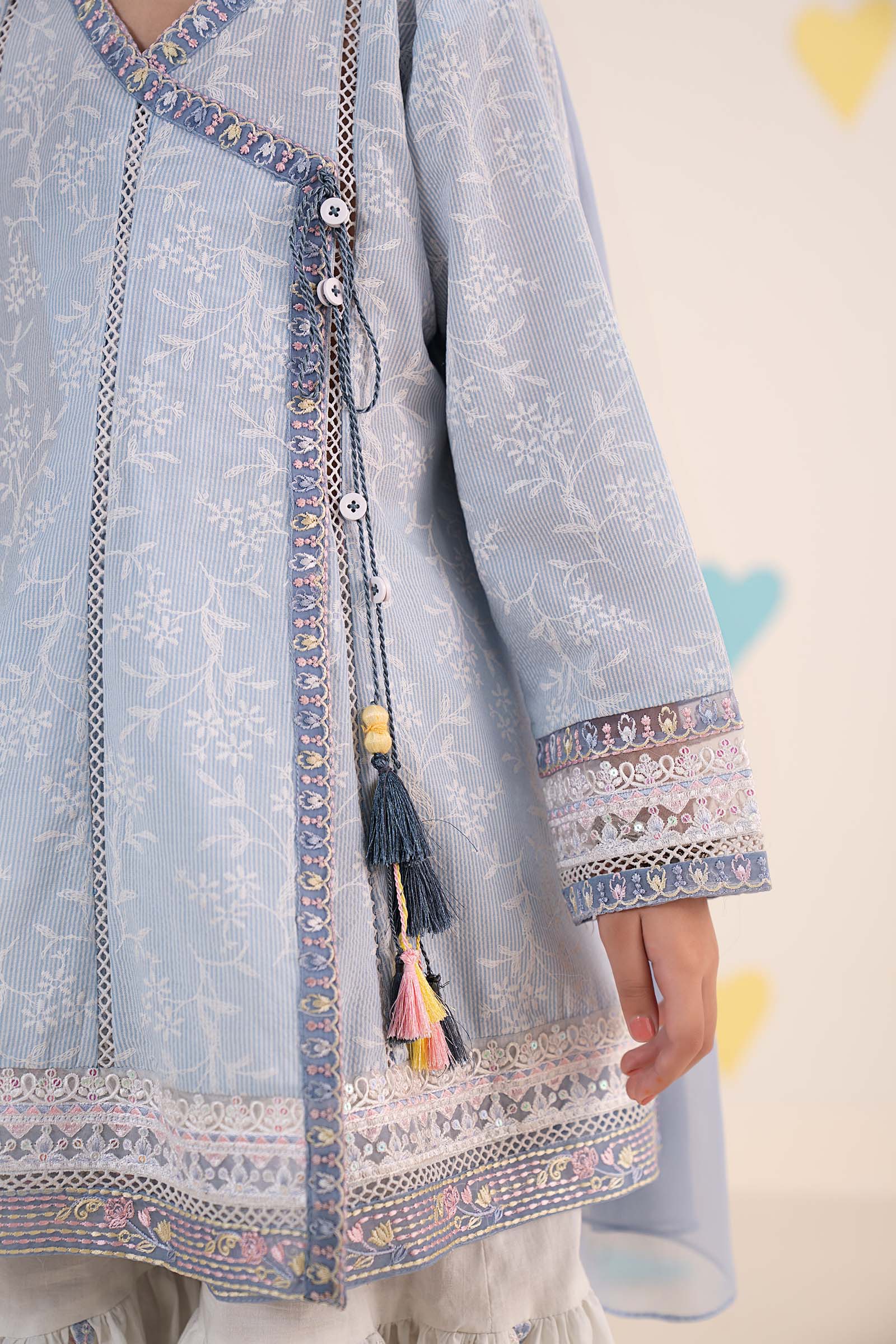 3 Piece Embroidered Lawn Suit - Image 6