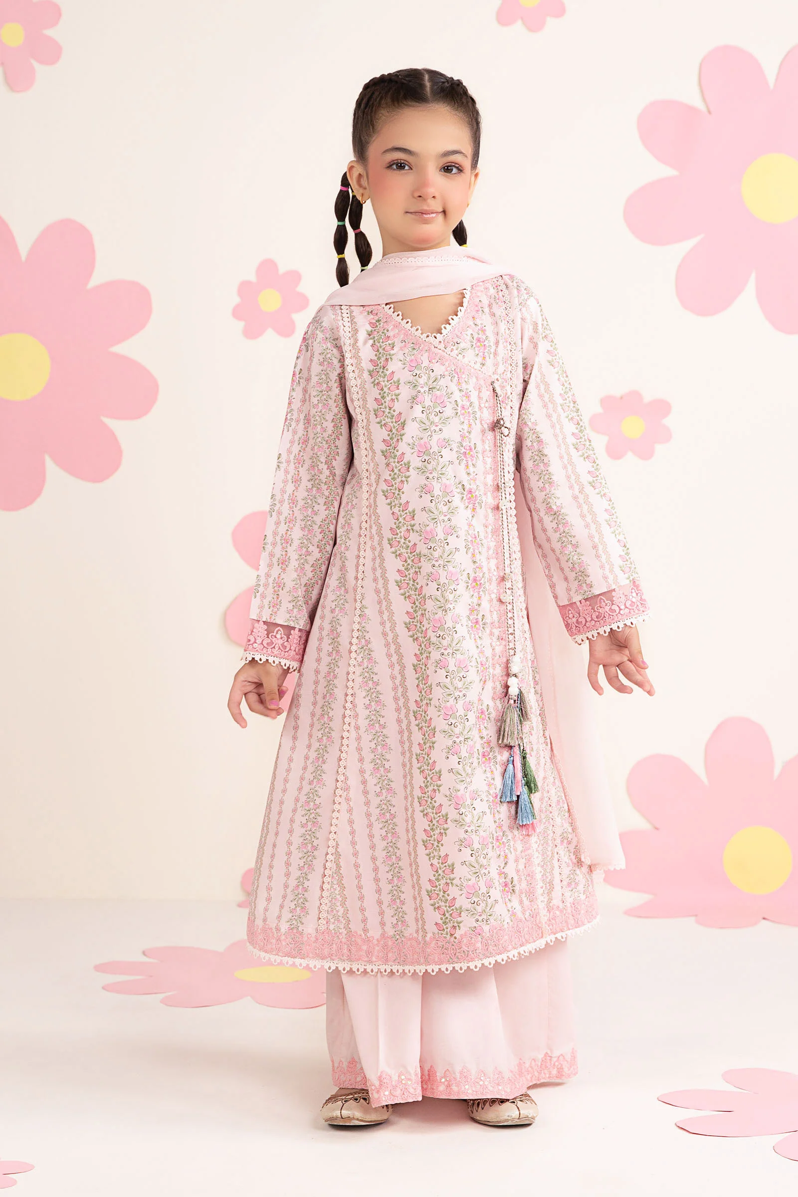 3 Piece Embroidered Lawn Suit - Image 3