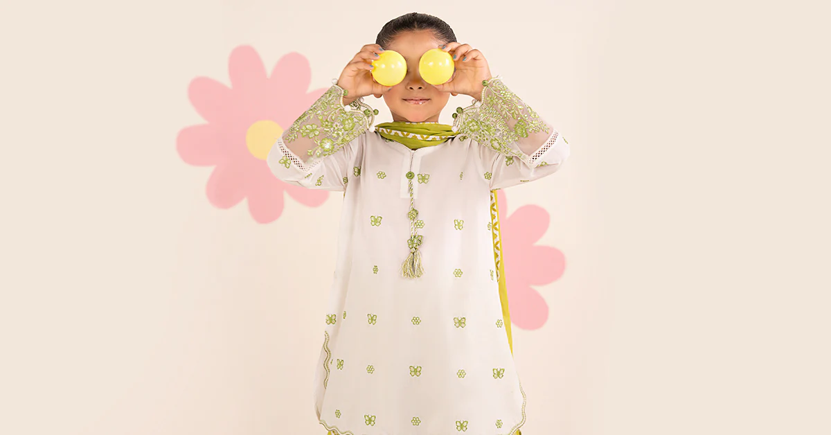 3 Piece Embroidered Lawn Suit - Image 9