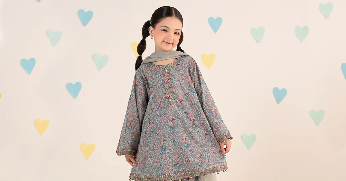 3 Piece Embroidered Lawn Suit - Image 11