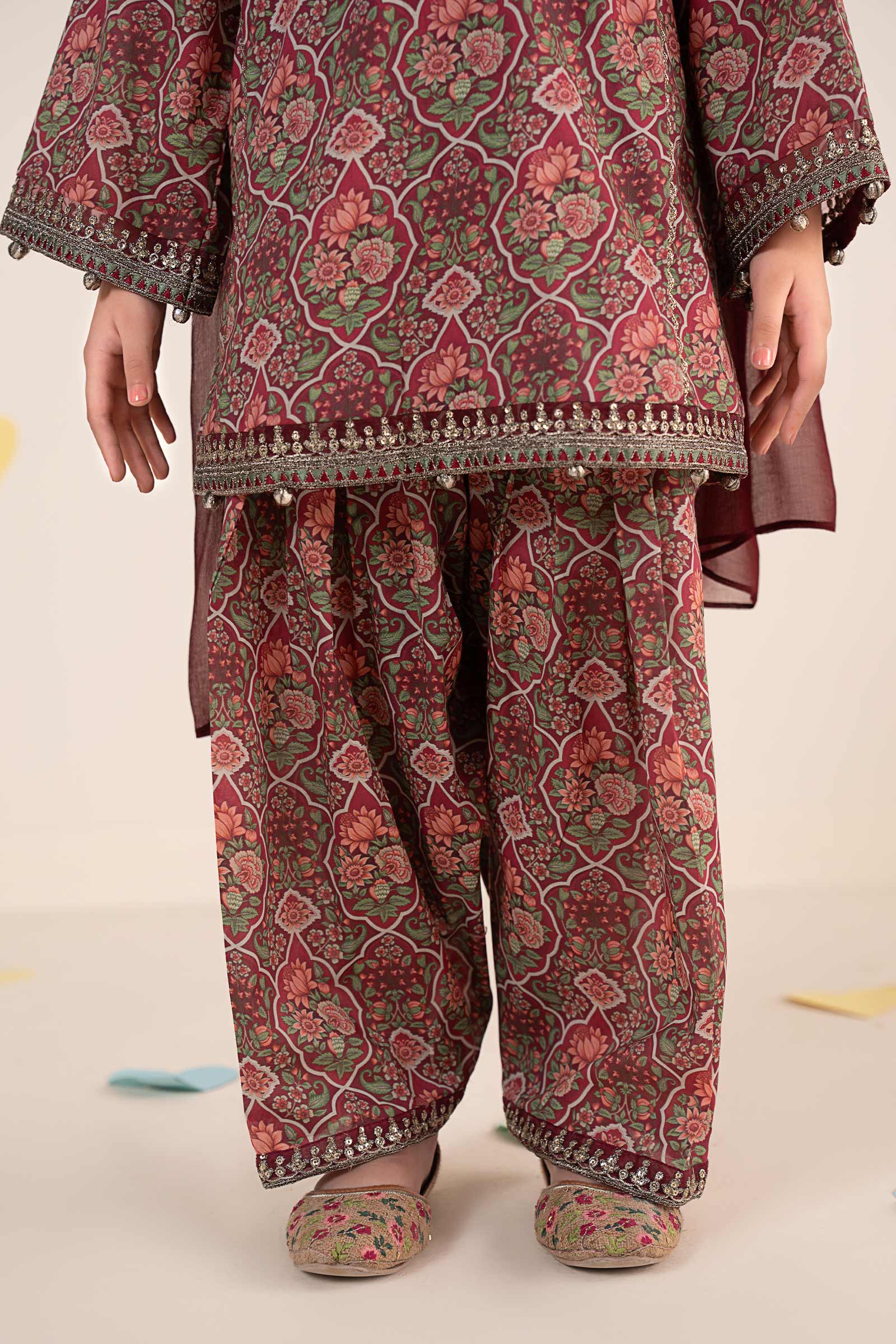 3 Piece Embroidered Lawn Suit - Image 11