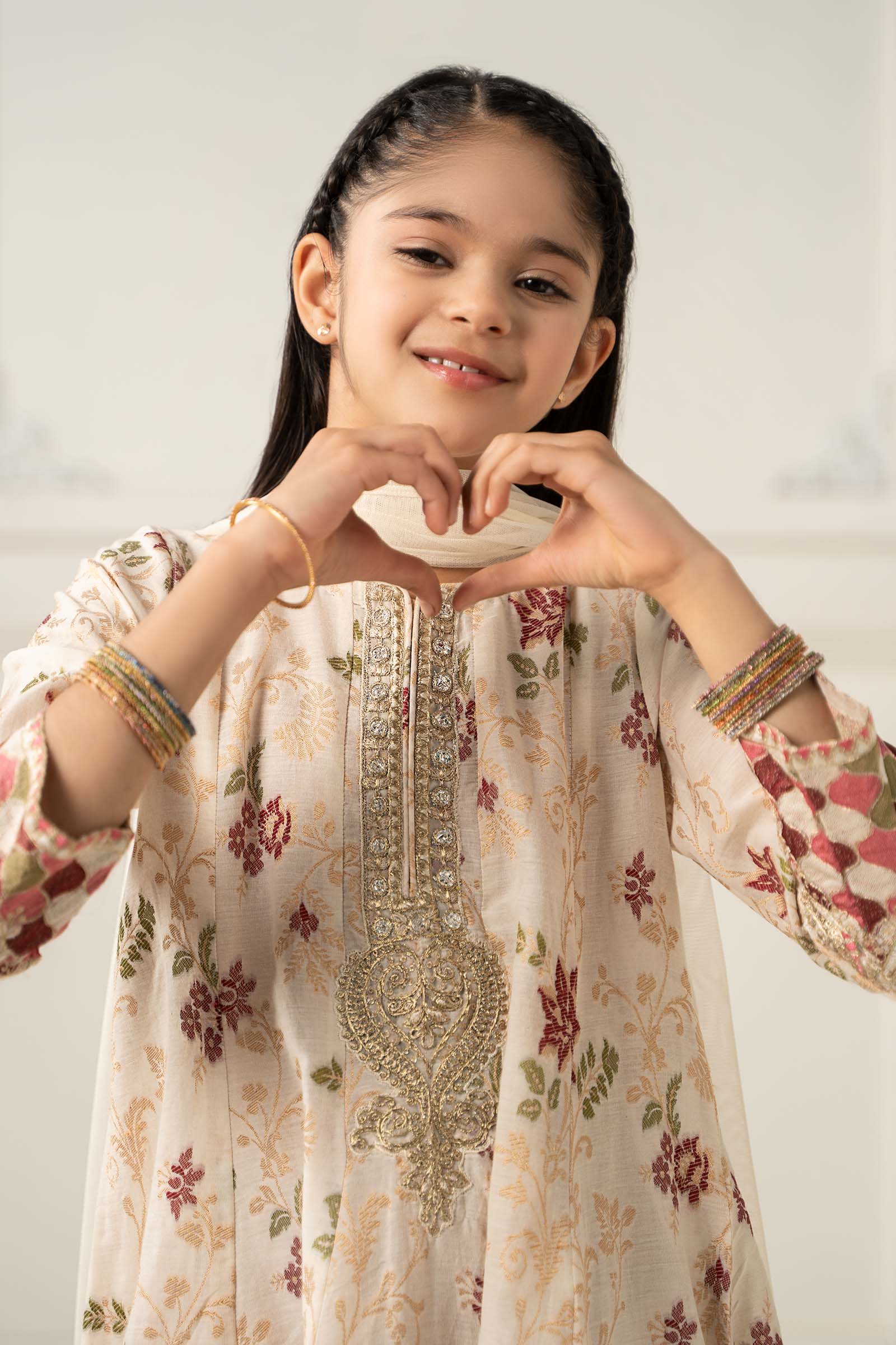 3 Piece Embroidered Suit - Image 3