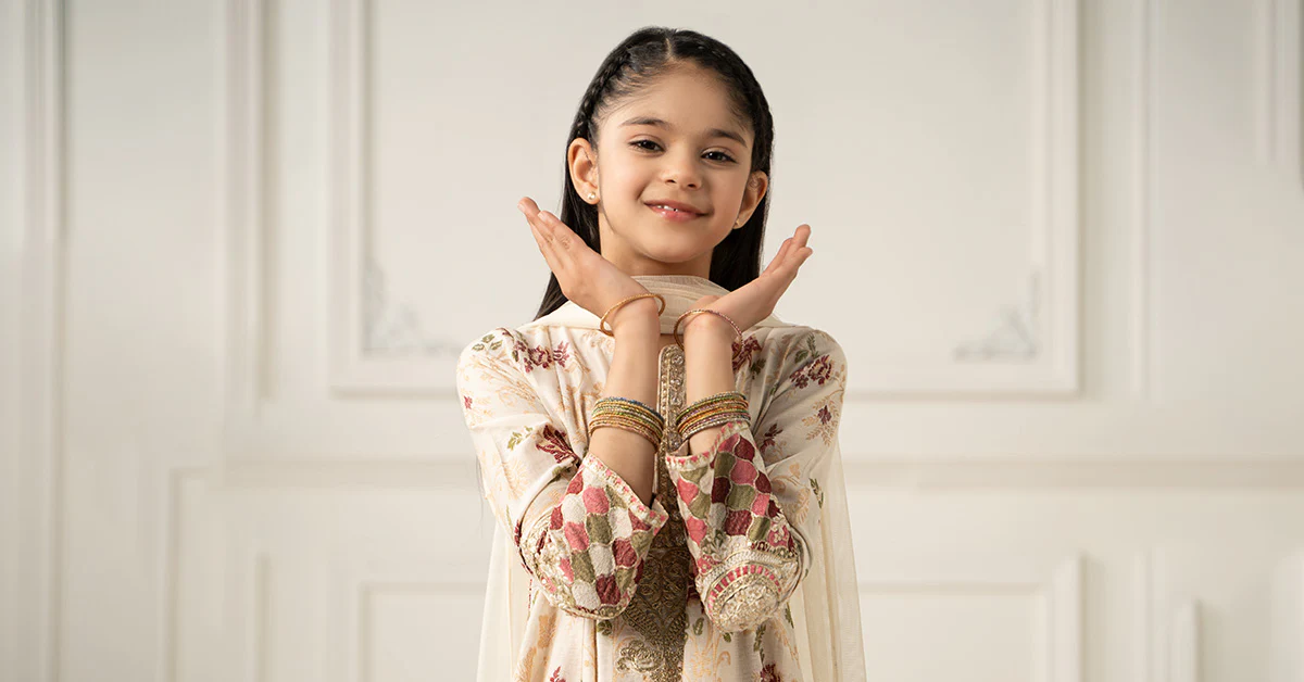 3 Piece Embroidered Suit - Image 6