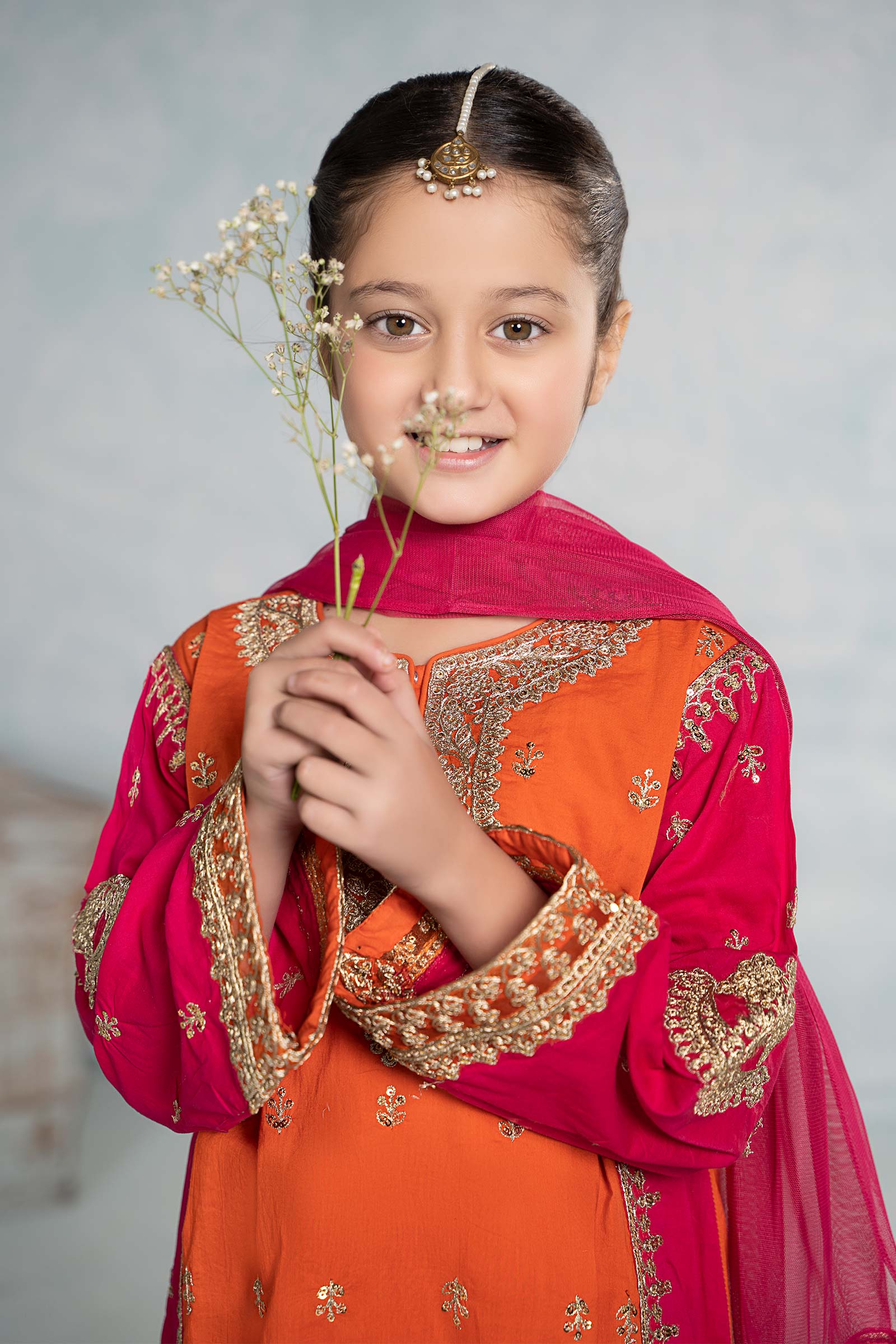 3 Piece Embroidered Lawn Suit - Image 3
