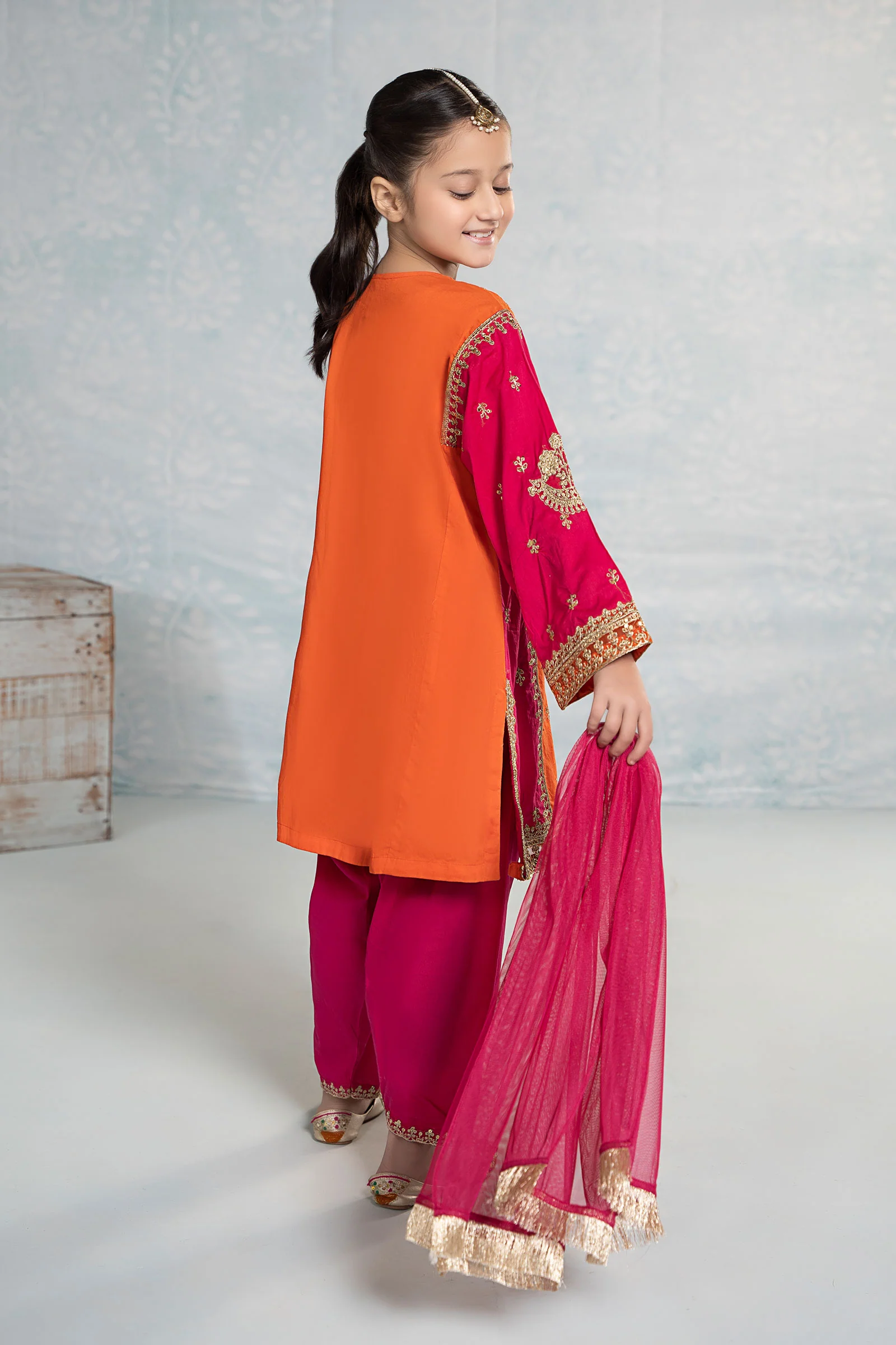 3 Piece Embroidered Lawn Suit - Image 7
