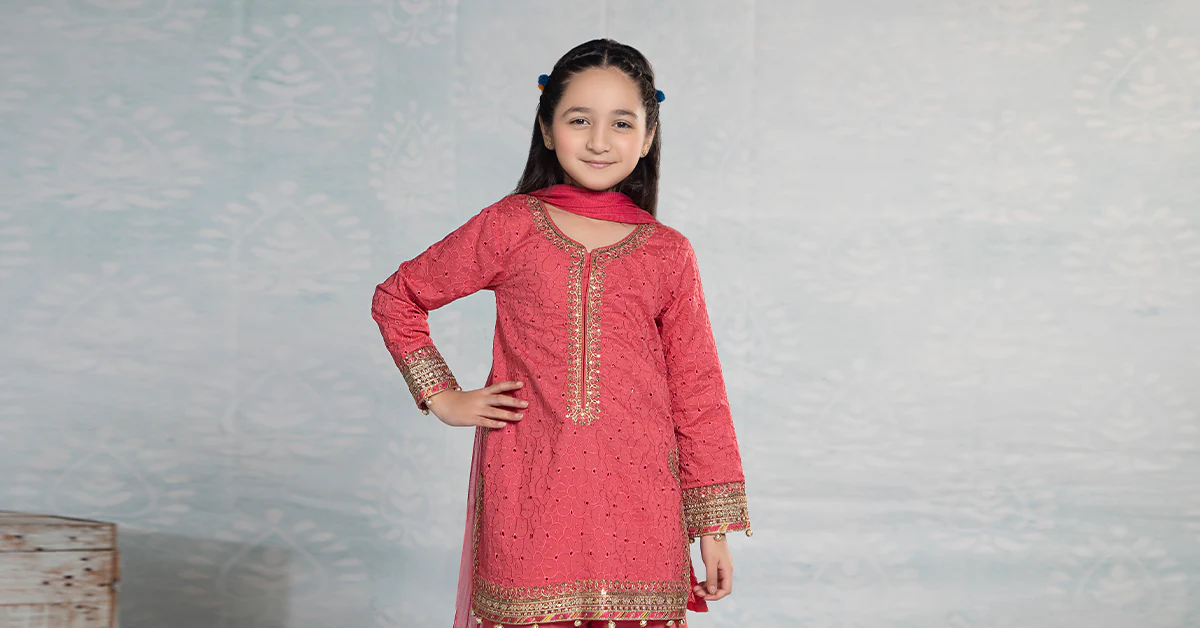3 Piece Embroidered Lawn Suit - Image 8