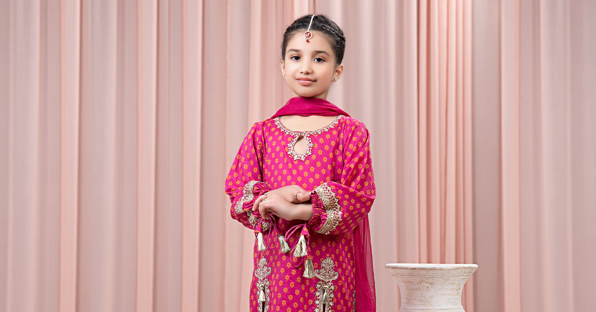 3 Piece Embroidered Lawn Suit - Image 7