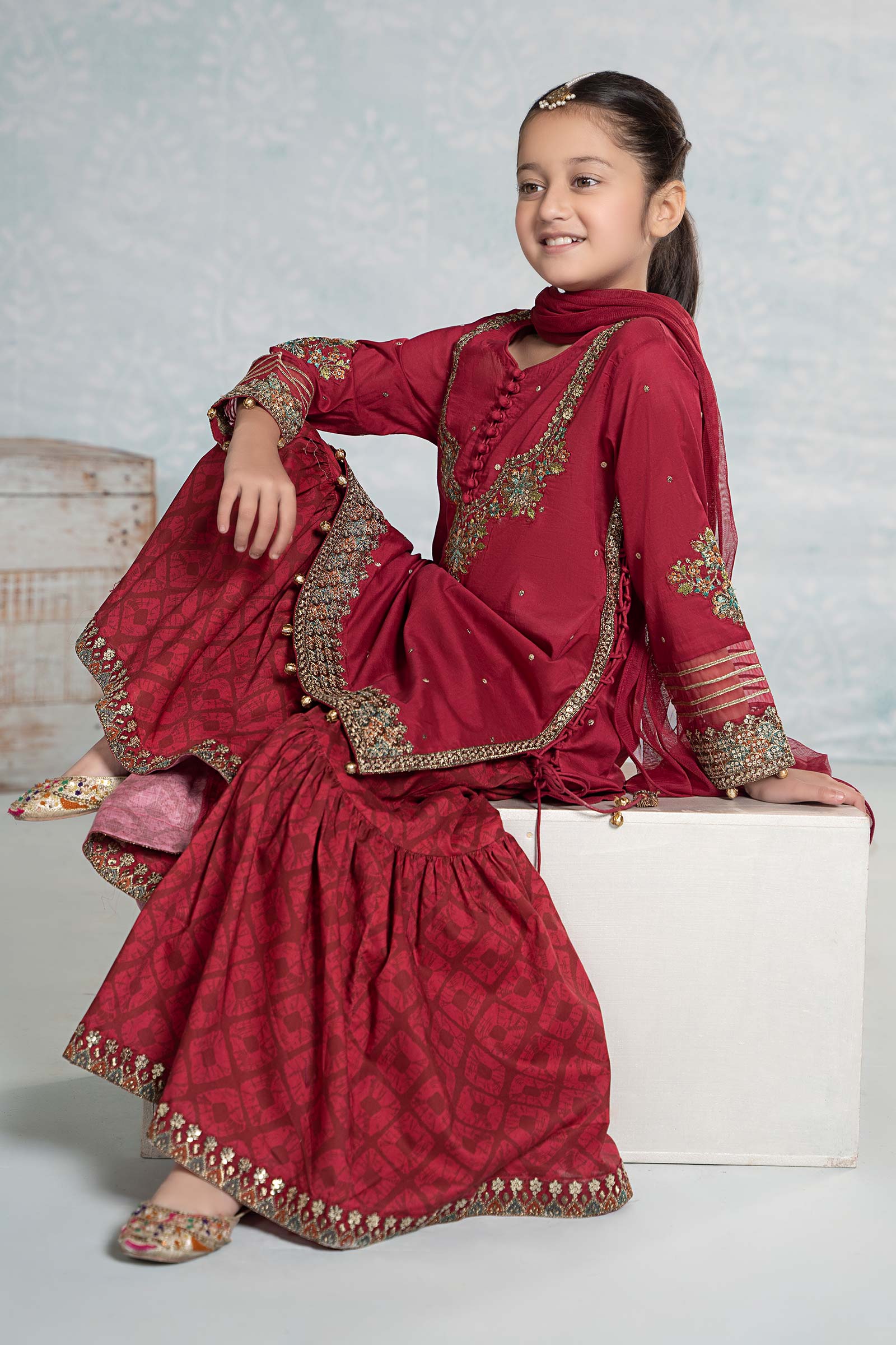3 Piece Embroidered Lawn Suit - Image 3