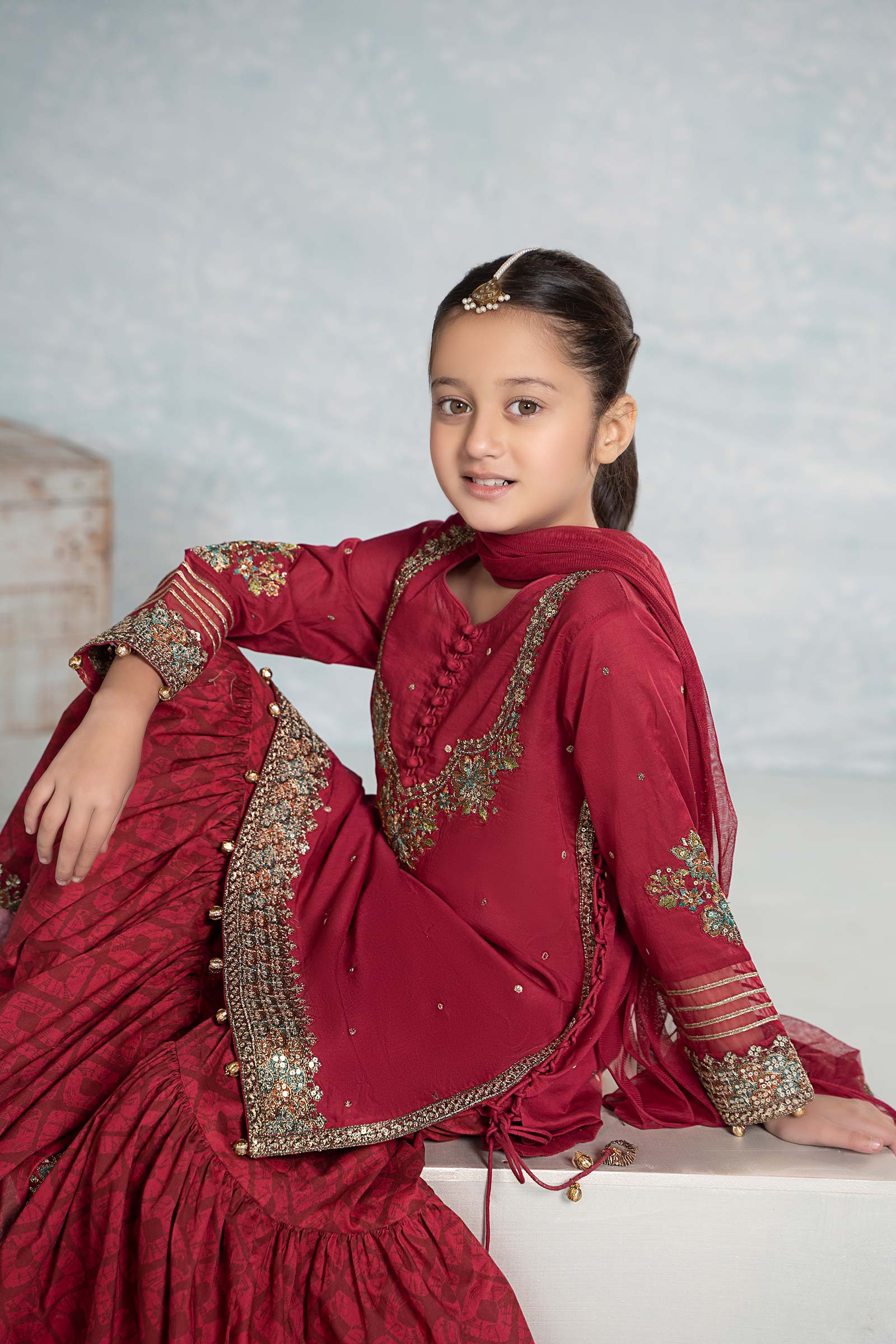 3 Piece Embroidered Lawn Suit - Image 4