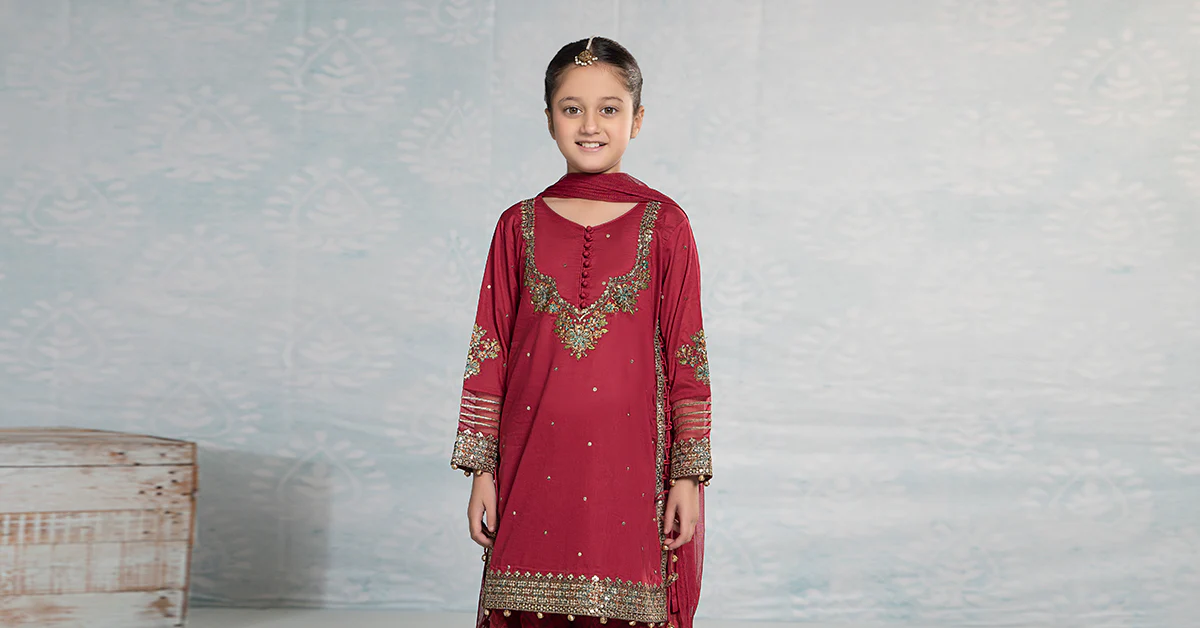 3 Piece Embroidered Lawn Suit - Image 8