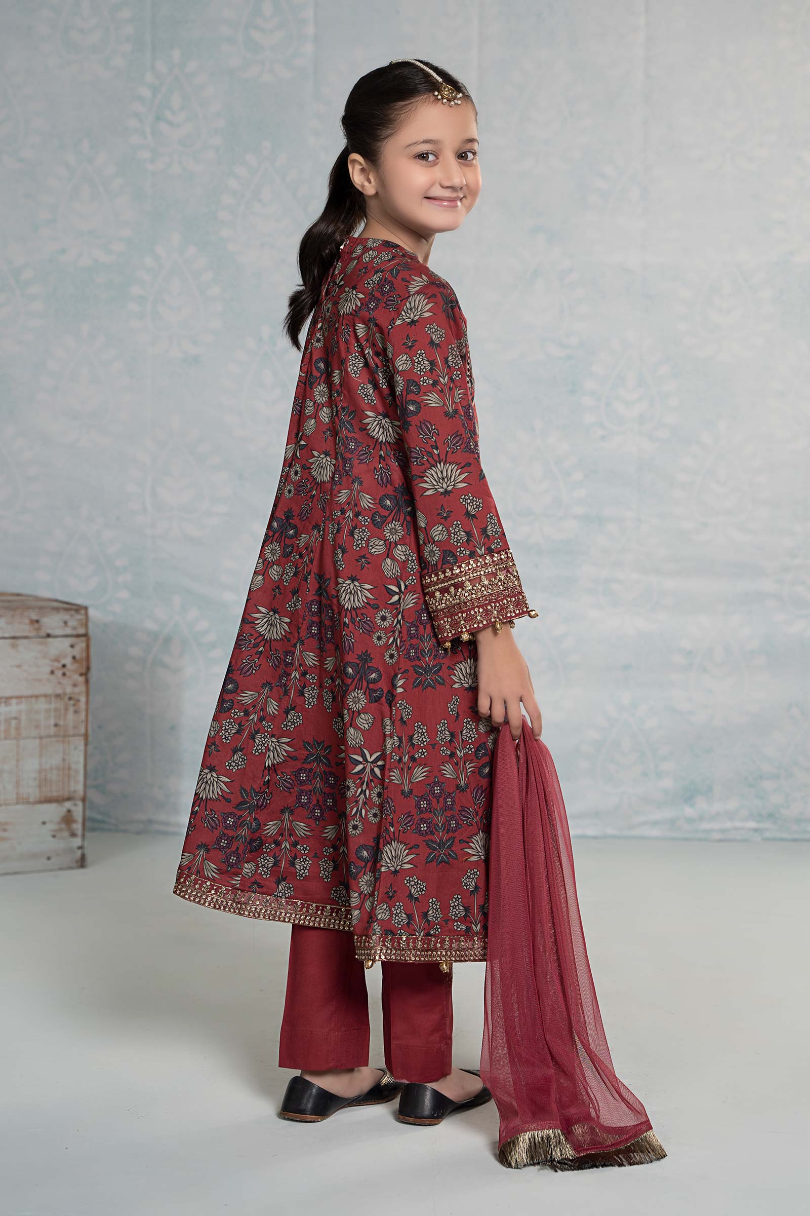 3 Piece Embroidered Lawn Suit - Image 11