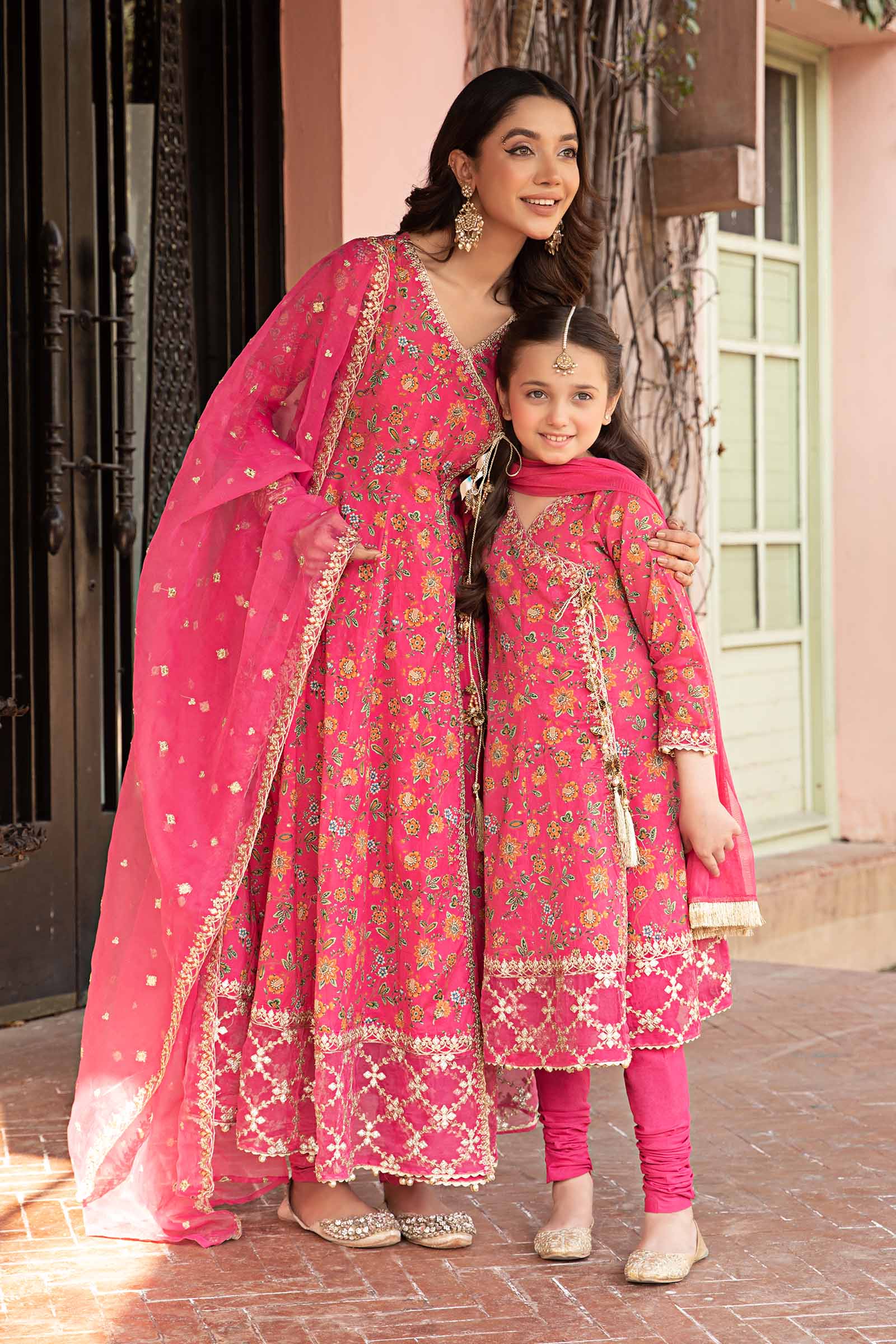 3 Piece Embroidered Lawn Suit - Image 5