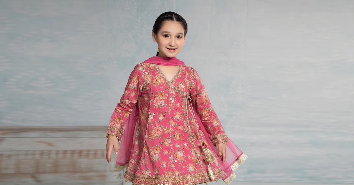 3 Piece Embroidered Lawn Suit - Image 8