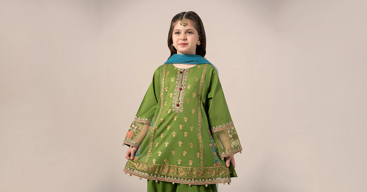 3 Piece Embroidered Lawn Suit - Image 10