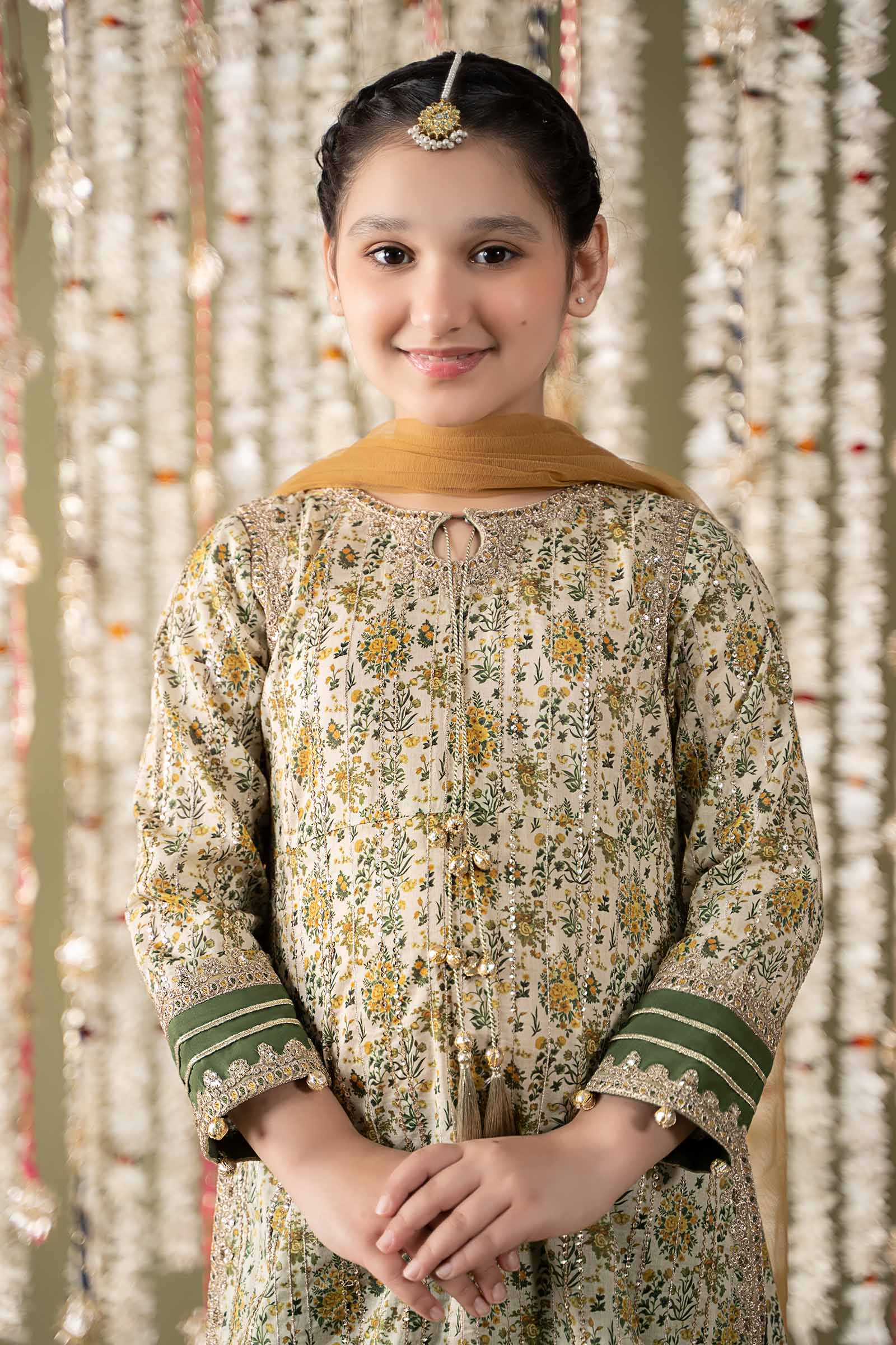 3 Piece Embroidered Lawn Suit - Image 2