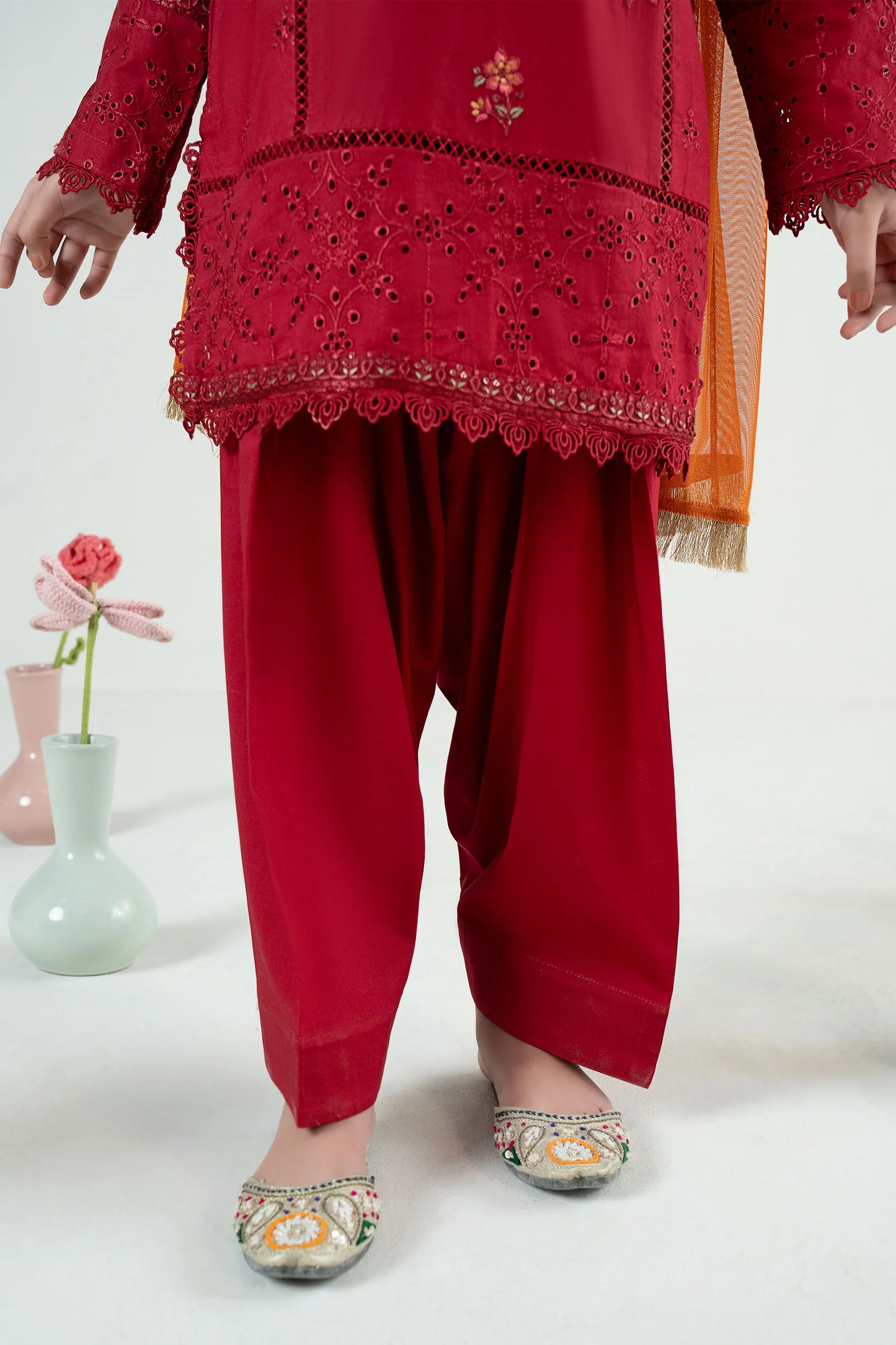 3 Piece Embroidered Lawn Suit - Image 4