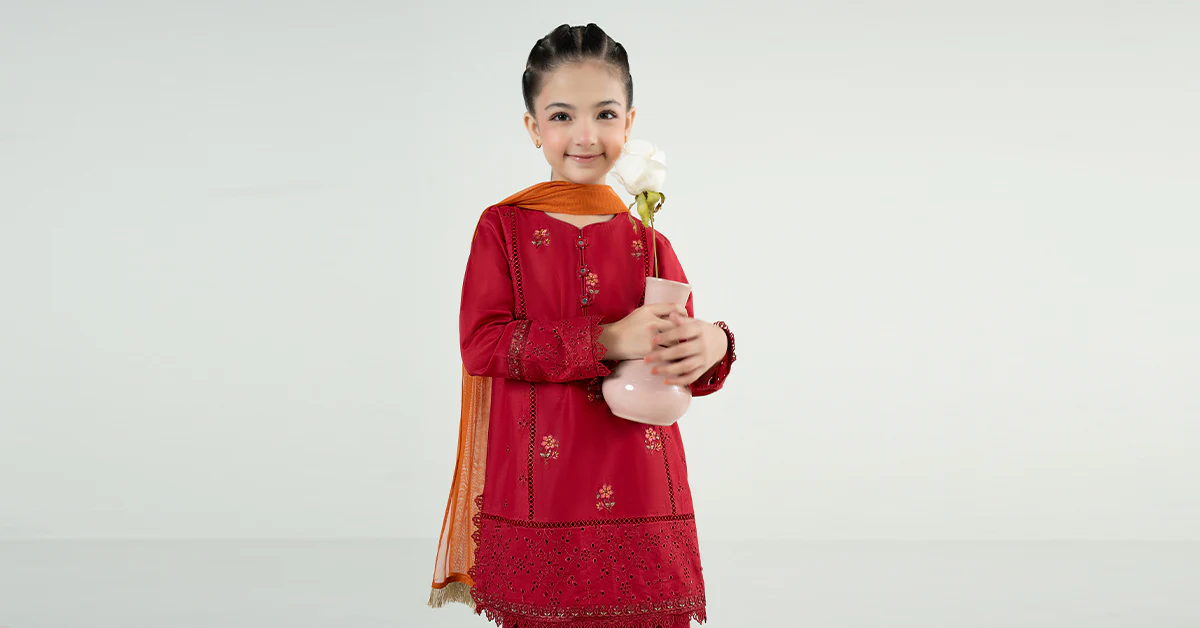 3 Piece Embroidered Lawn Suit - Image 9