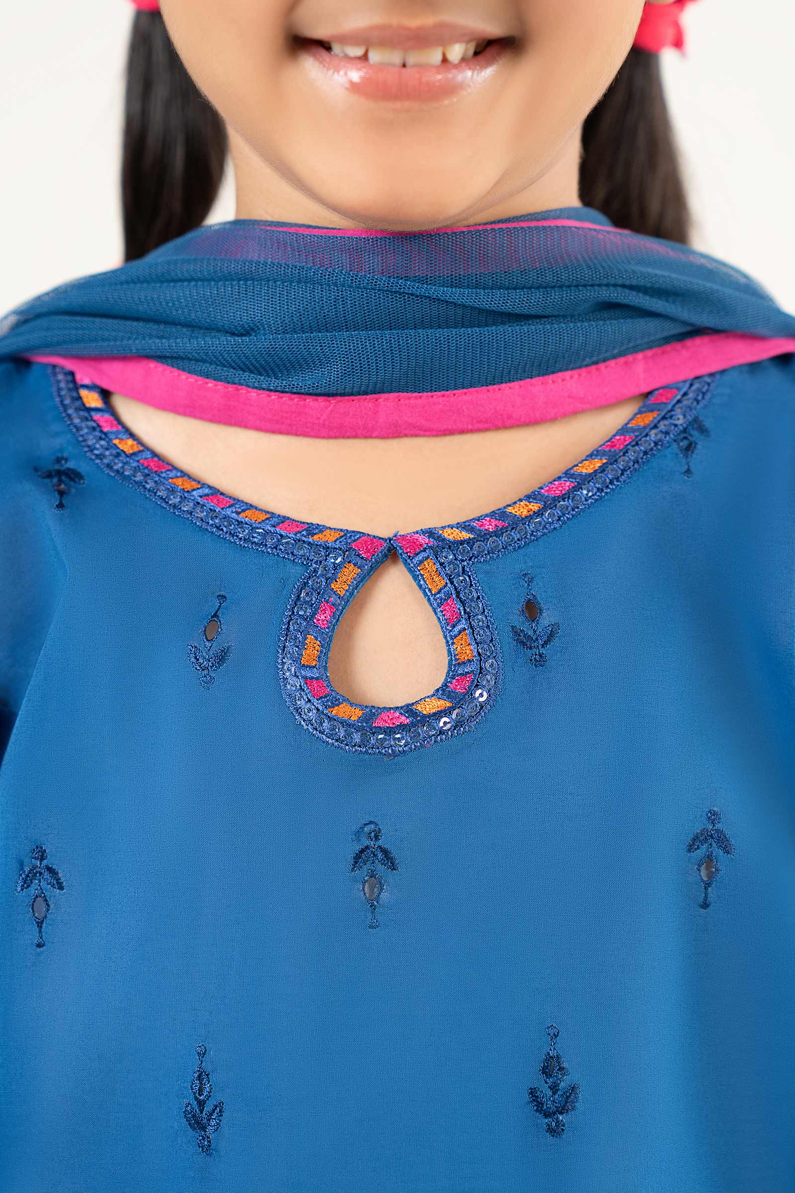 3 Piece Embroidered Lawn Suit - Image 2