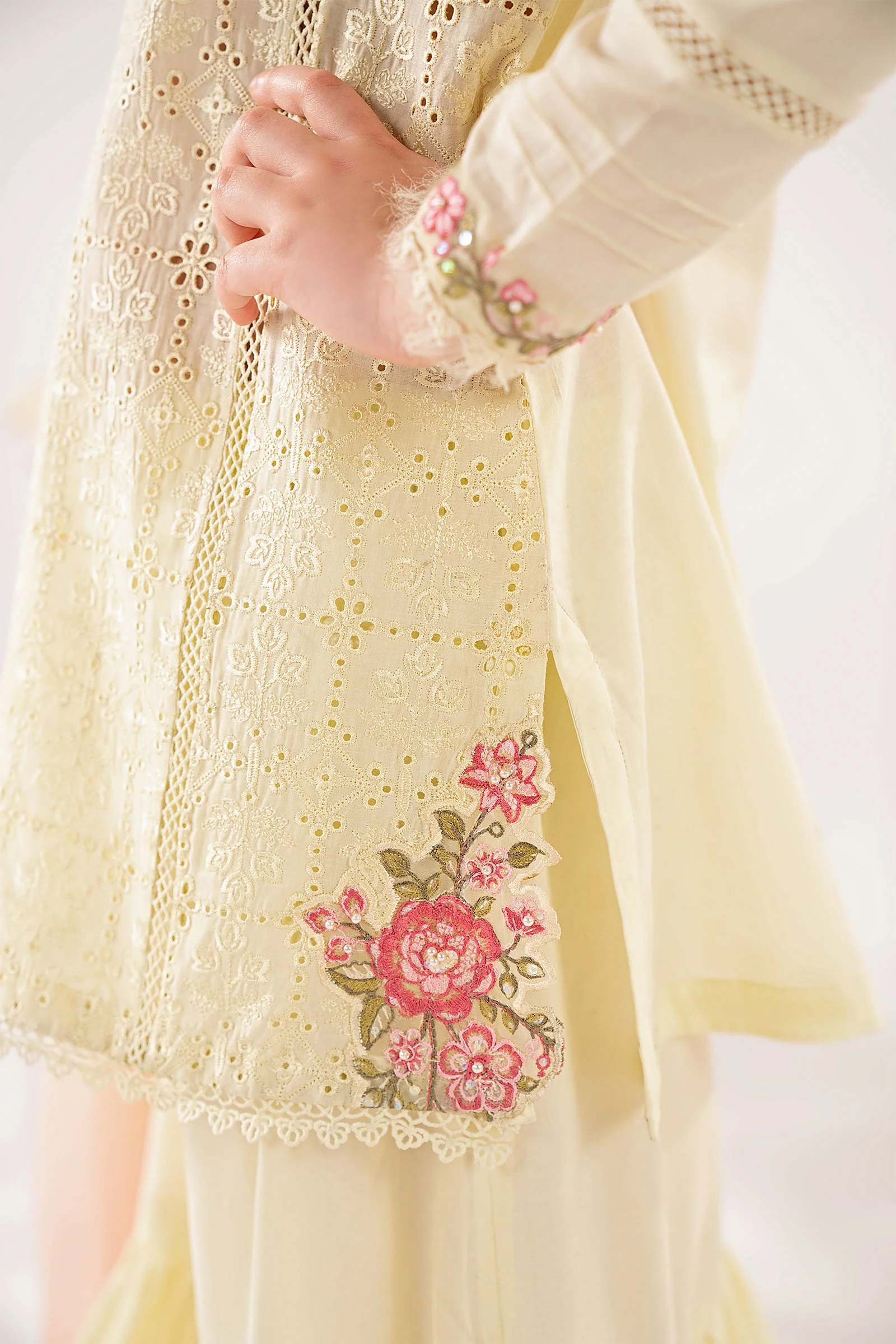 3 Piece Embroidered Lawn Suit - Image 3