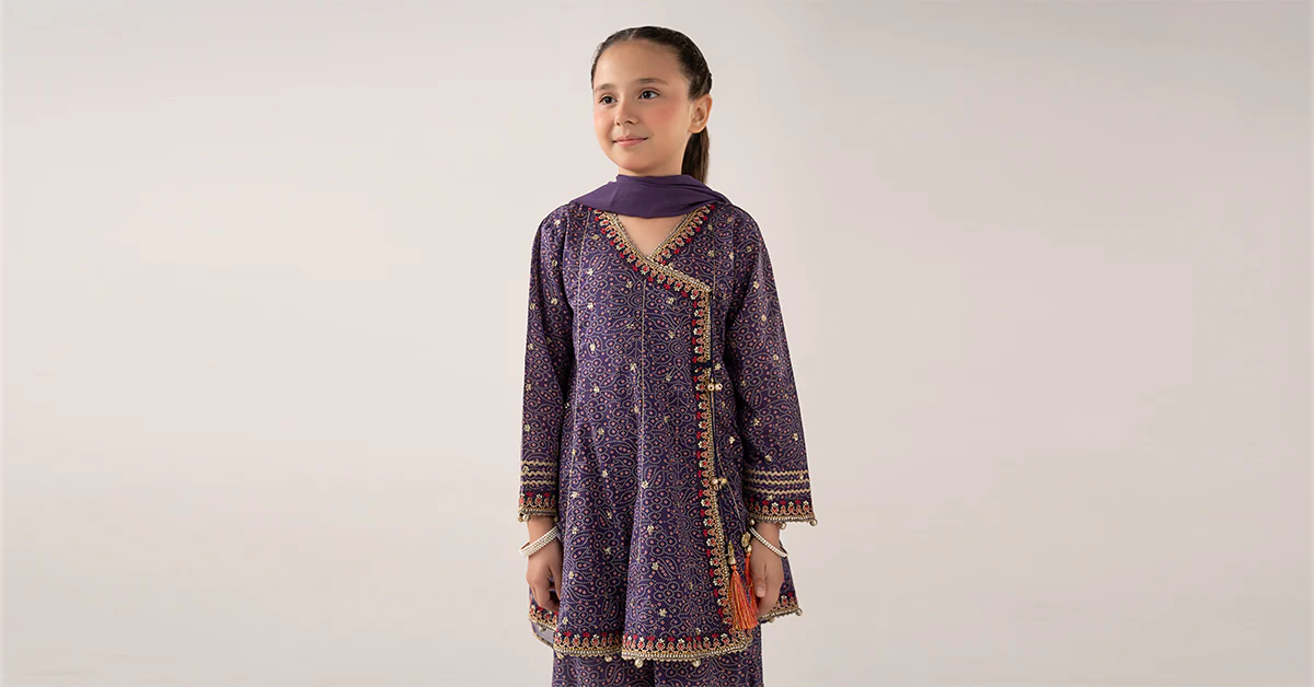 3 Piece Embroidered Lawn Suit - Image 8