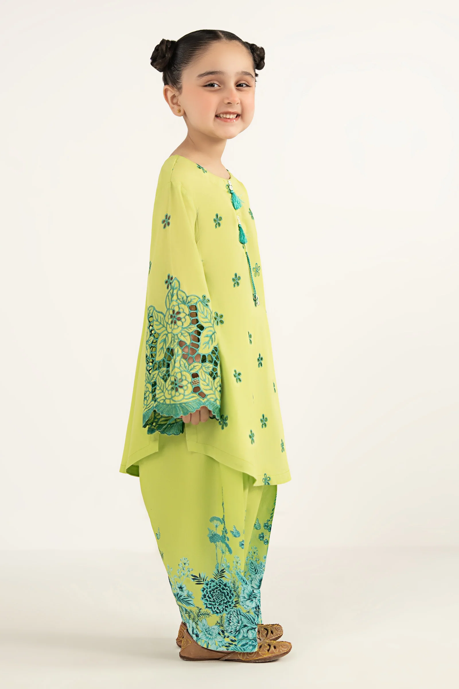 2 Piece Embroidered Lawn Suit - Image 7
