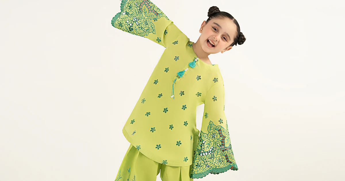 2 Piece Embroidered Lawn Suit - Image 9