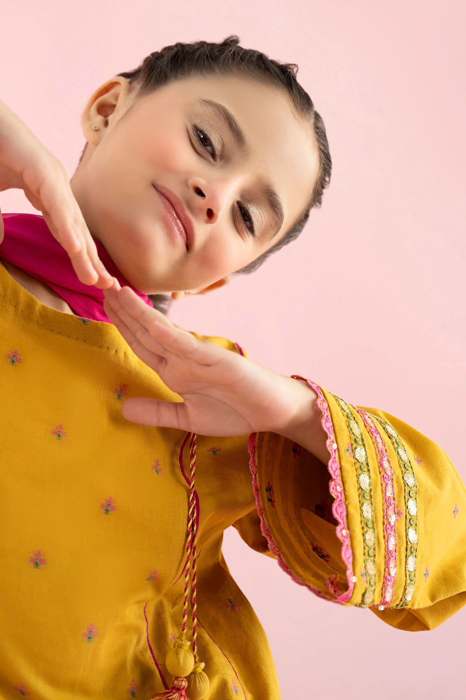 3 Piece Embroidered Jacquard Brochia Suit - Image 4