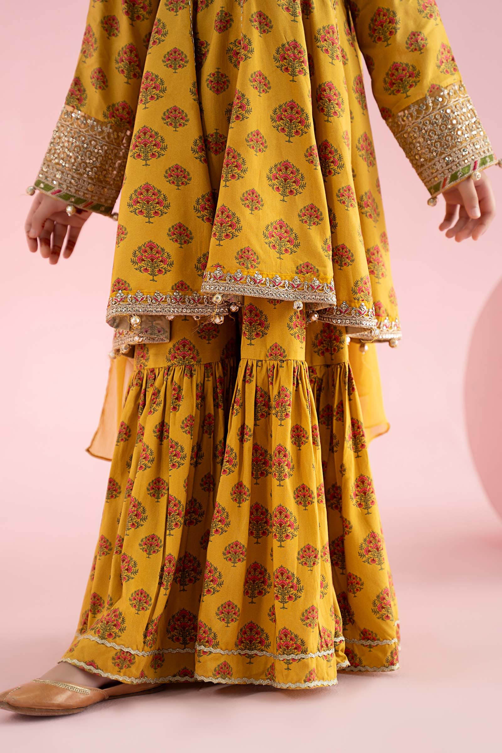 3 Piece Embroidered Linen Suit - Image 6