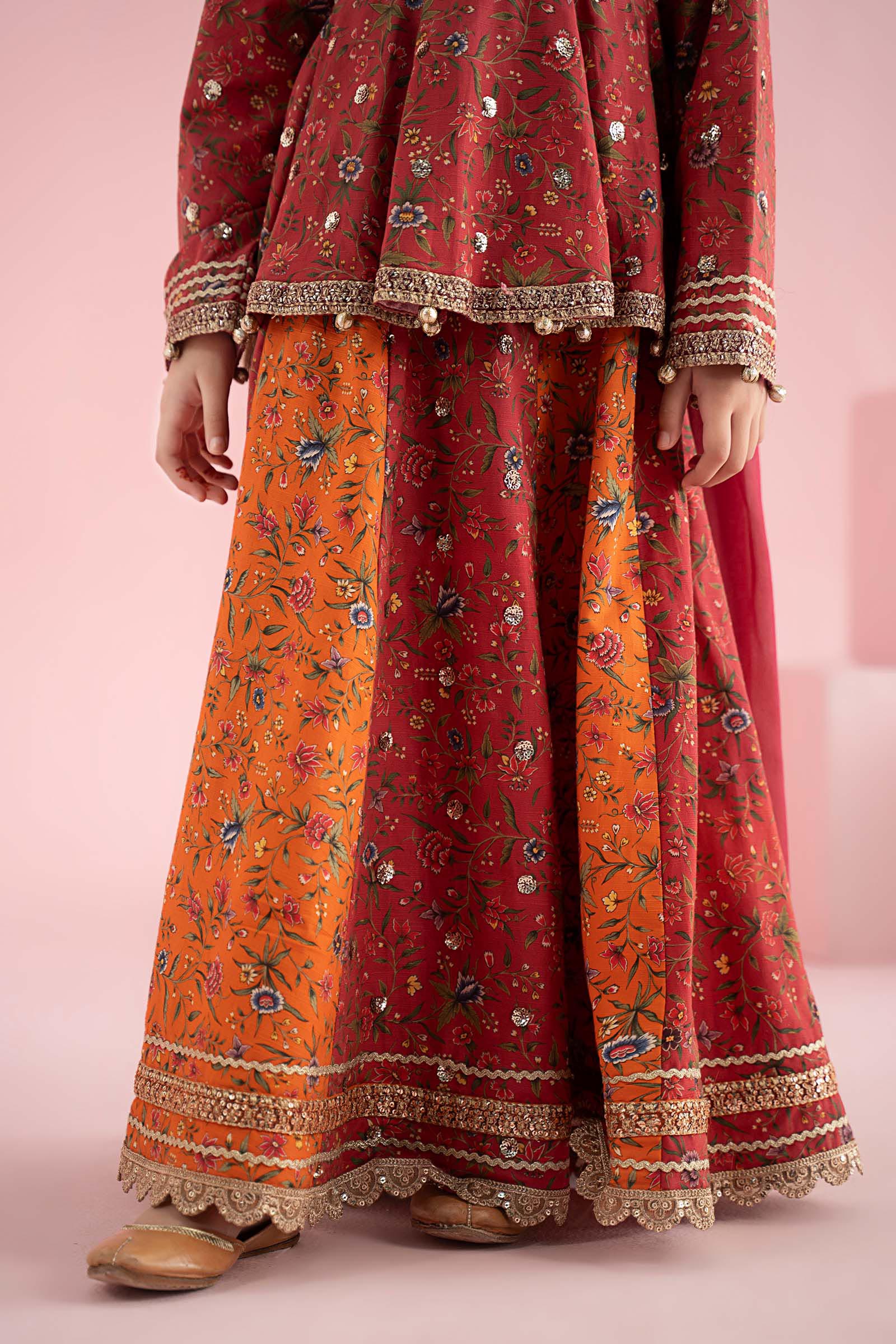3 Piece Embroidered Khaddar Suit - Image 7