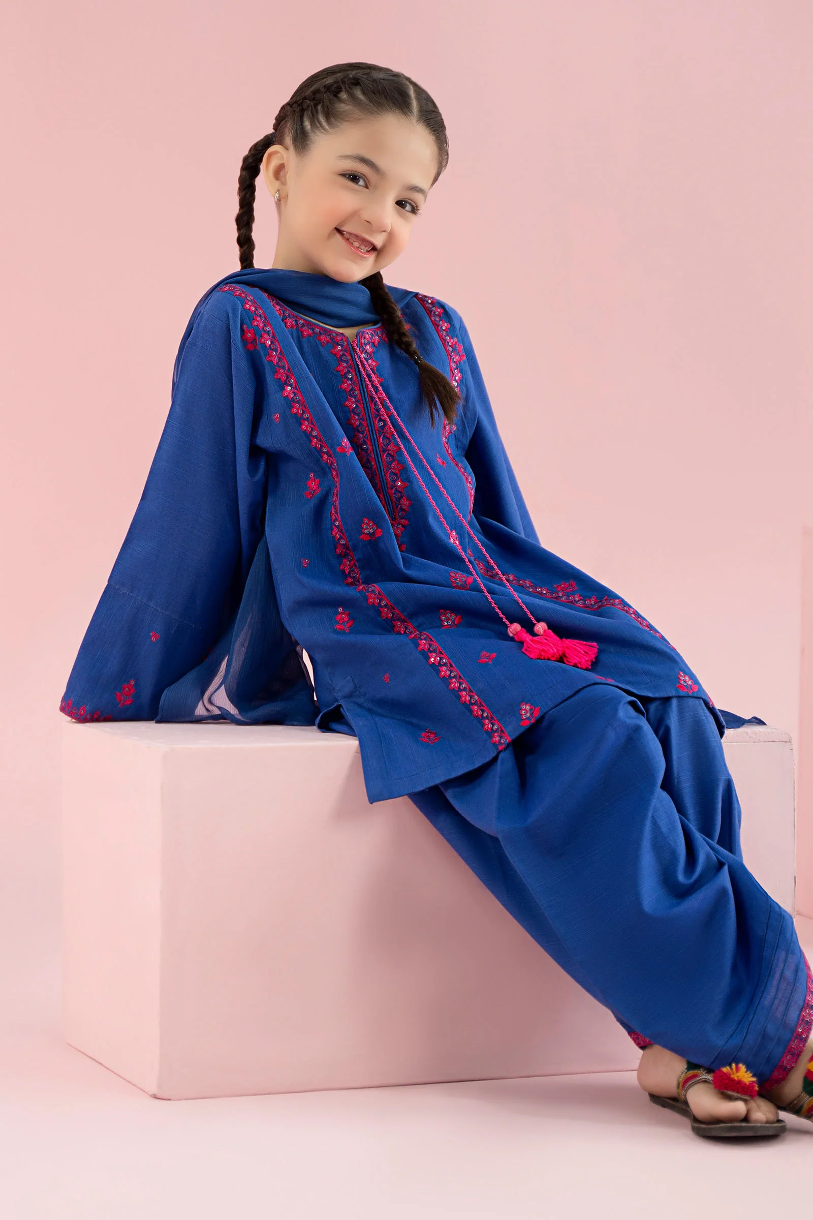 3 Piece Embroidered Khaddar Suit - Image 2