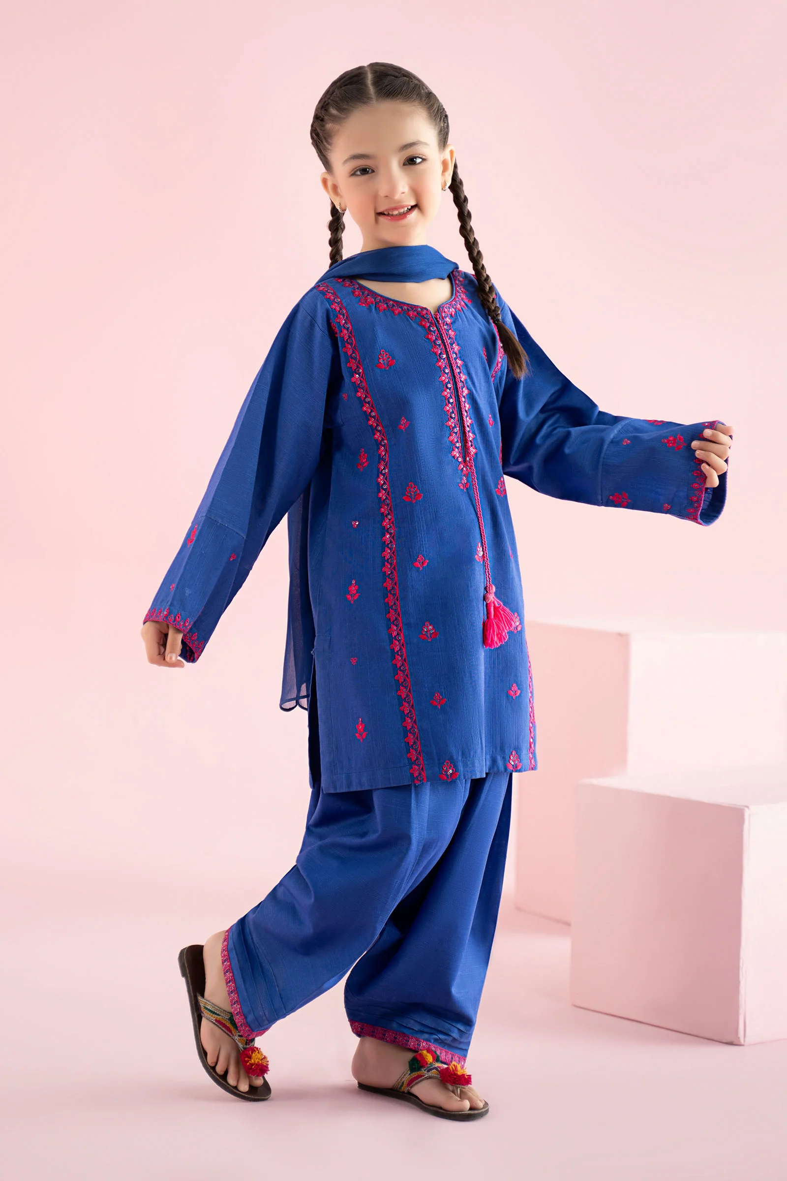 3 Piece Embroidered Khaddar Suit - Image 9