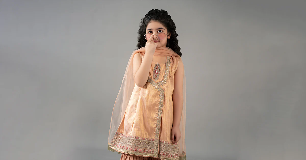 3 Piece Embroidered Cotton Staple Zari Suit - Image 7