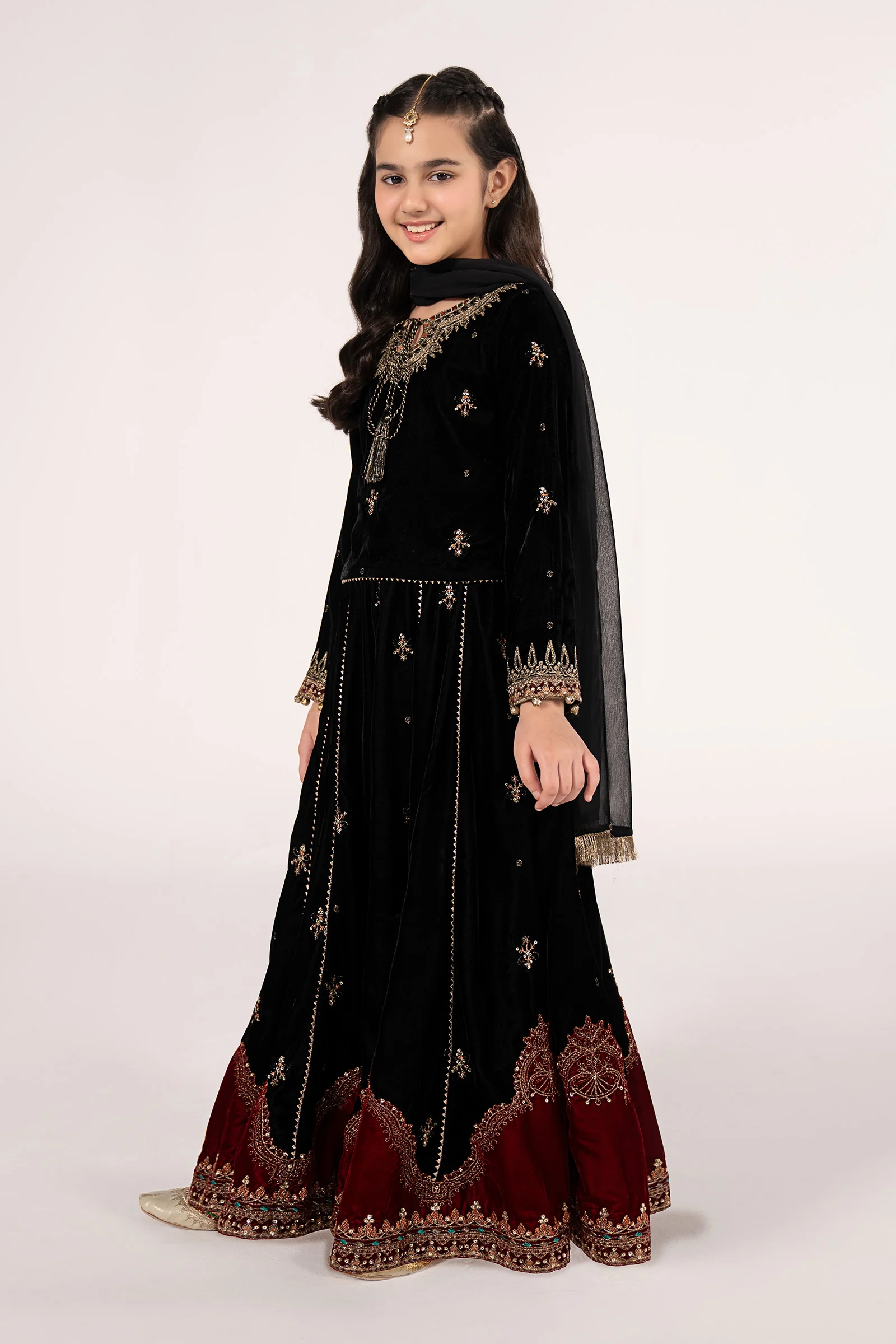 3 Piece Embroidered Velvet Suit - Image 6